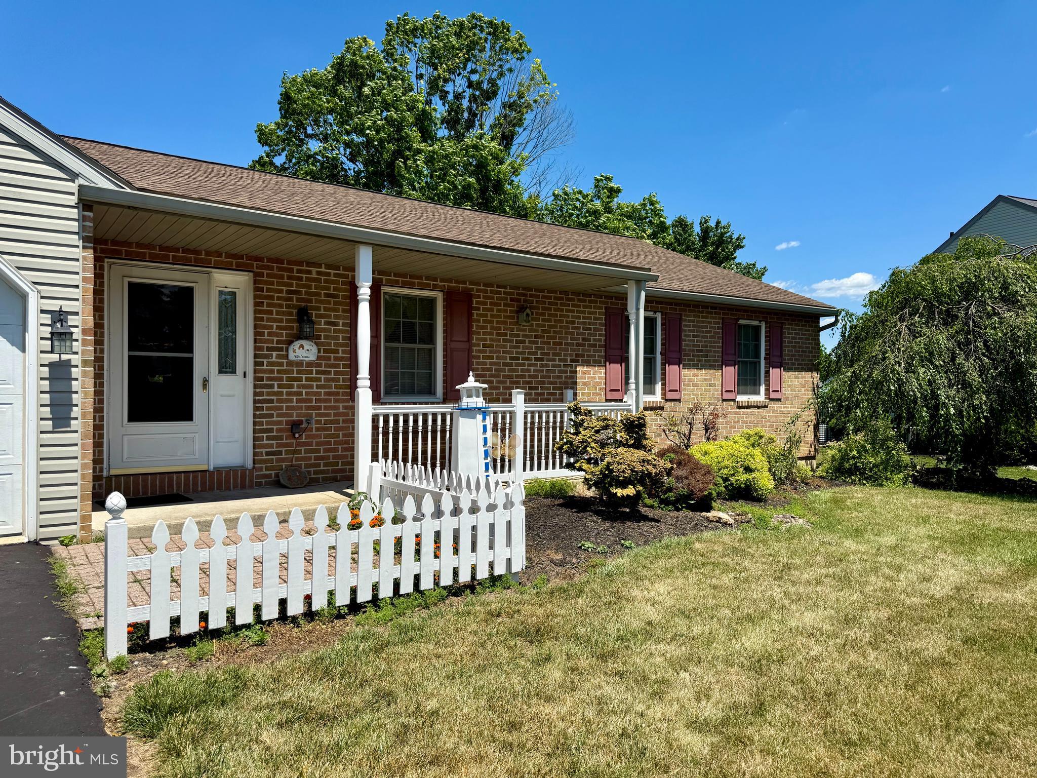 304 W WALNUT TREE DRIVE
