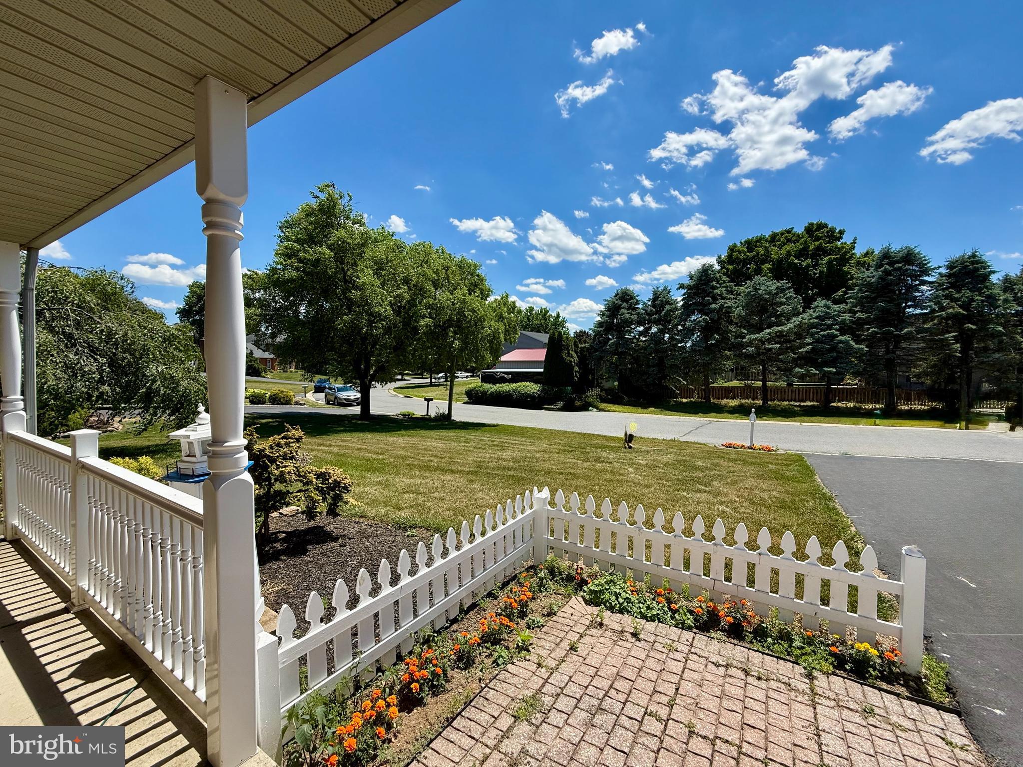 304 W WALNUT TREE DRIVE