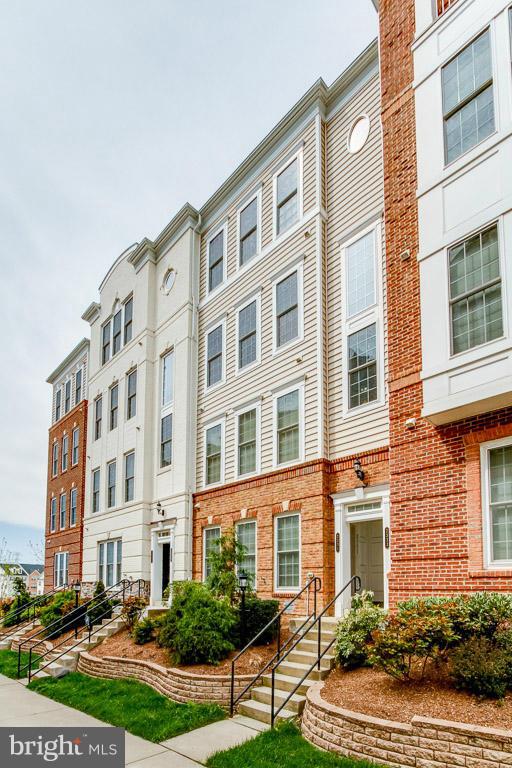 POTOMAC CLUB - Residential