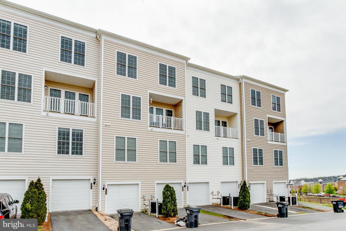 POTOMAC CLUB - Residential