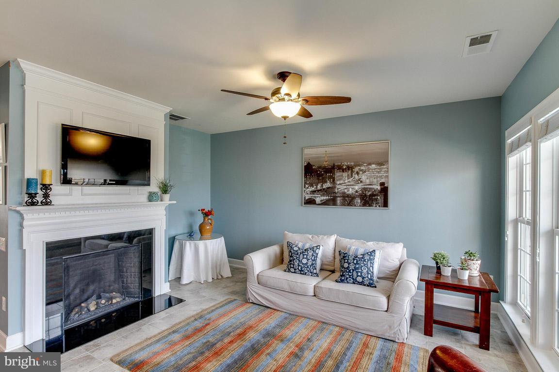 POTOMAC CLUB - Residential