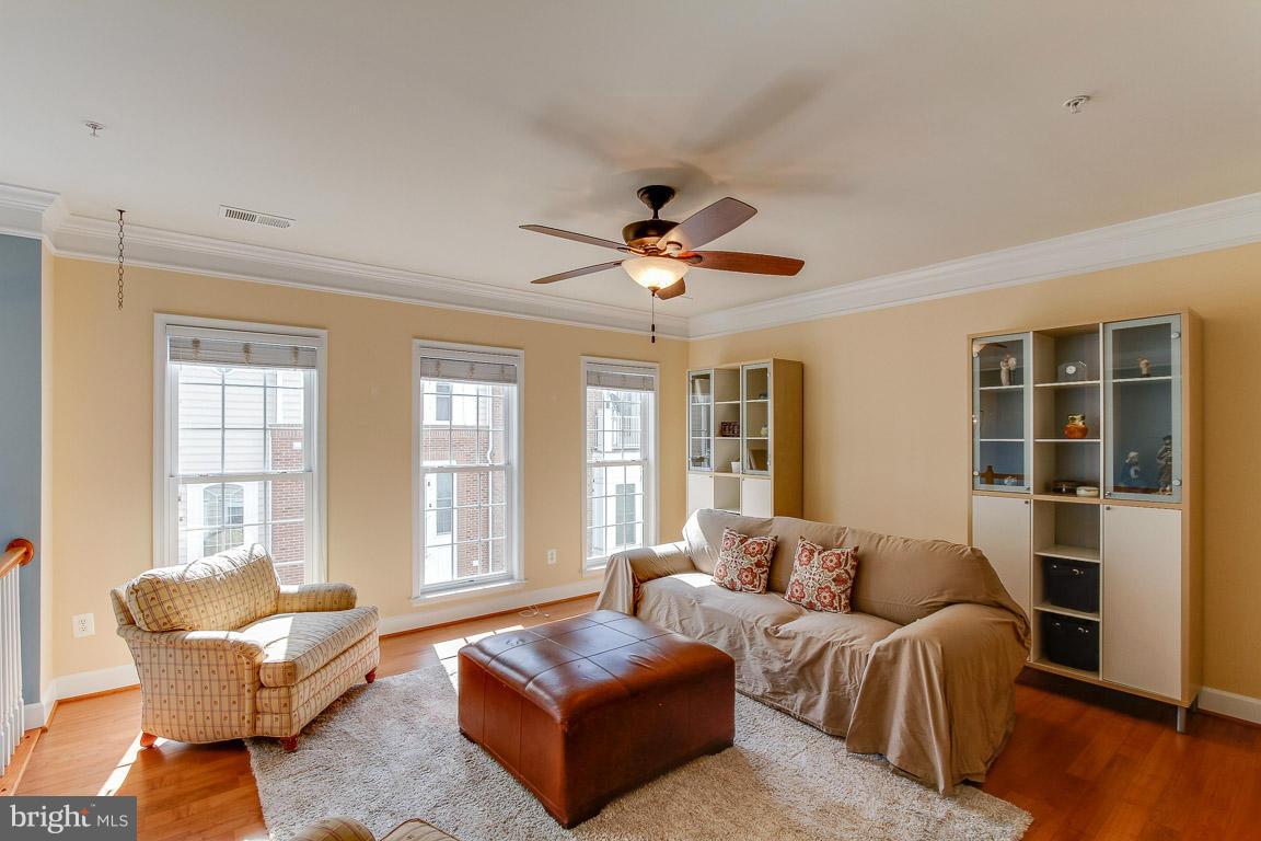 POTOMAC CLUB - Residential