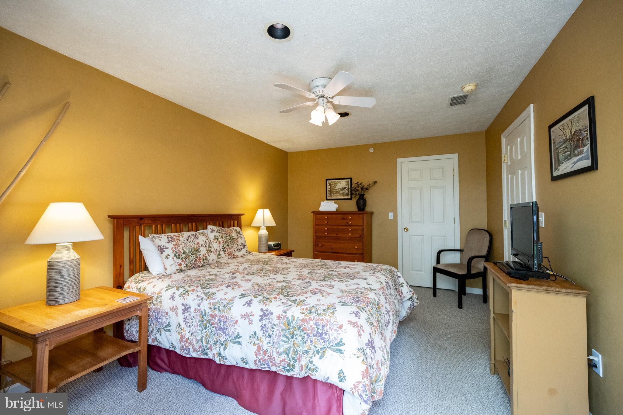 DEEP CREEK VILLAGE - Residential