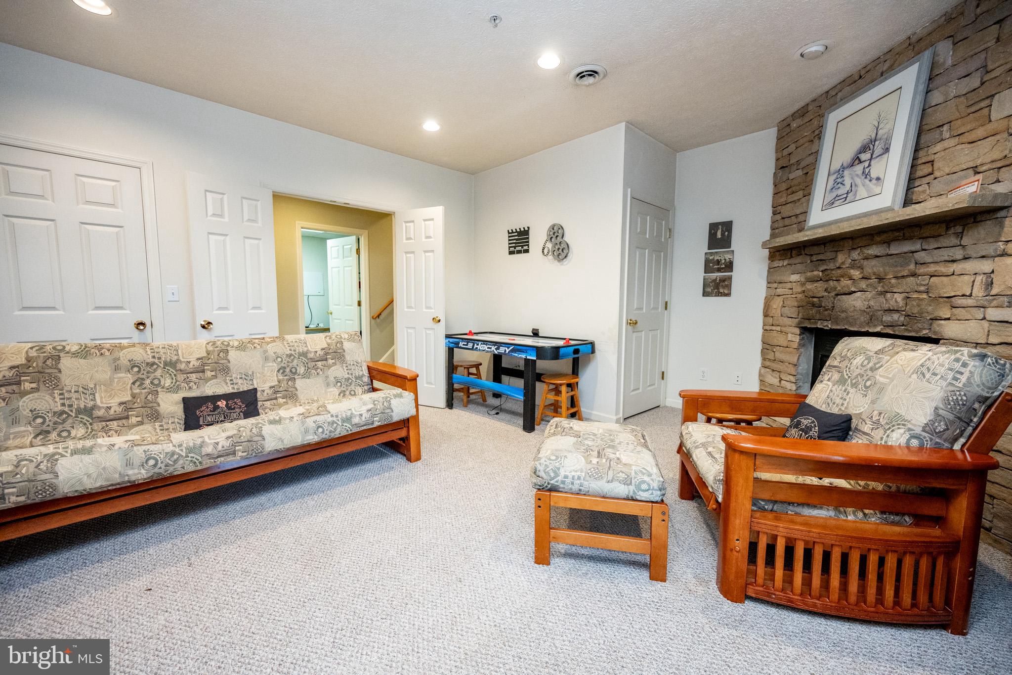 DEEP CREEK VILLAGE - Residential