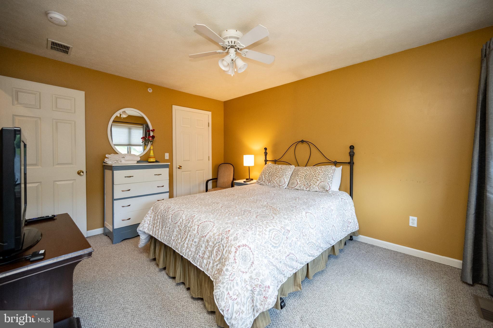 DEEP CREEK VILLAGE - Residential