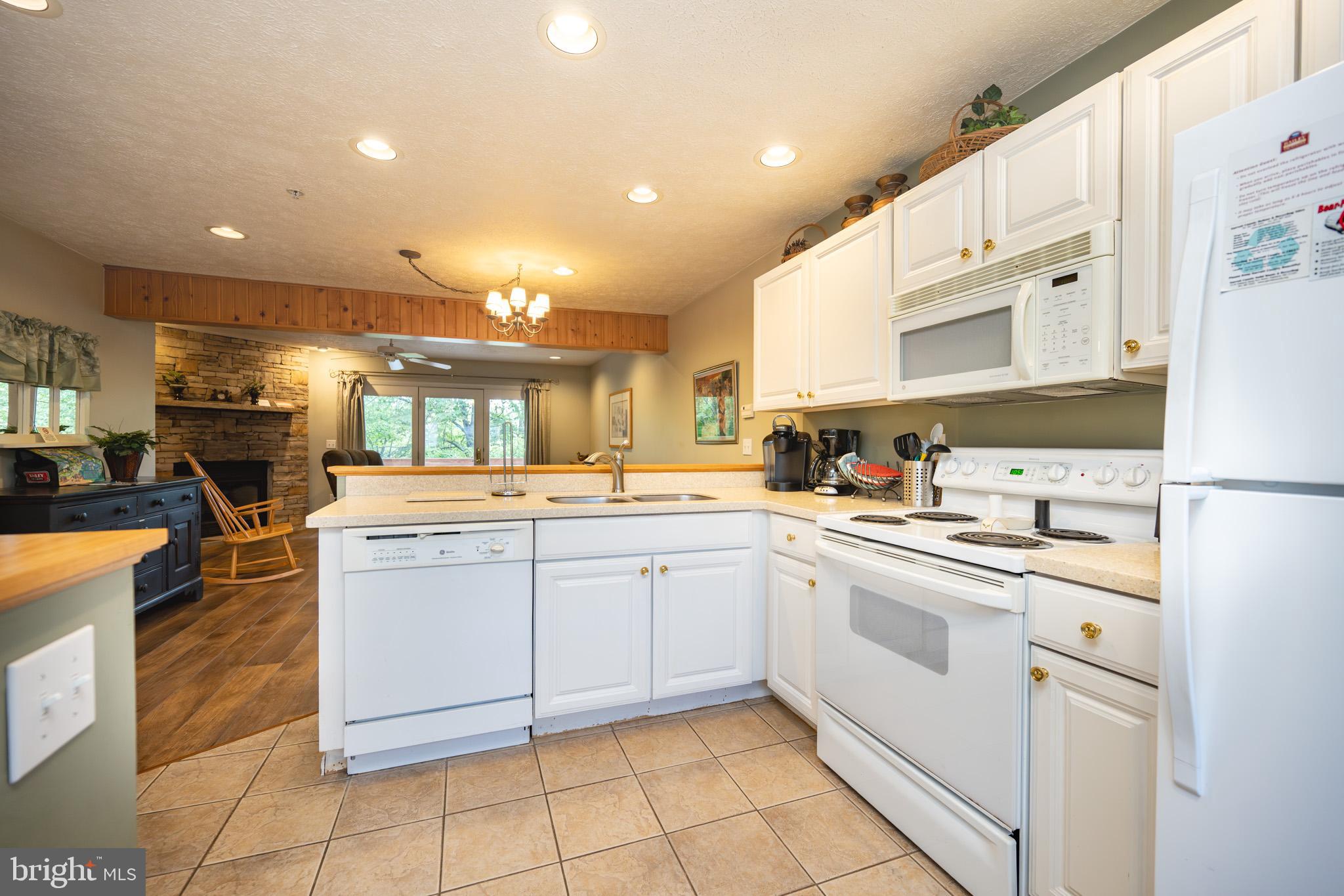 DEEP CREEK VILLAGE - Residential