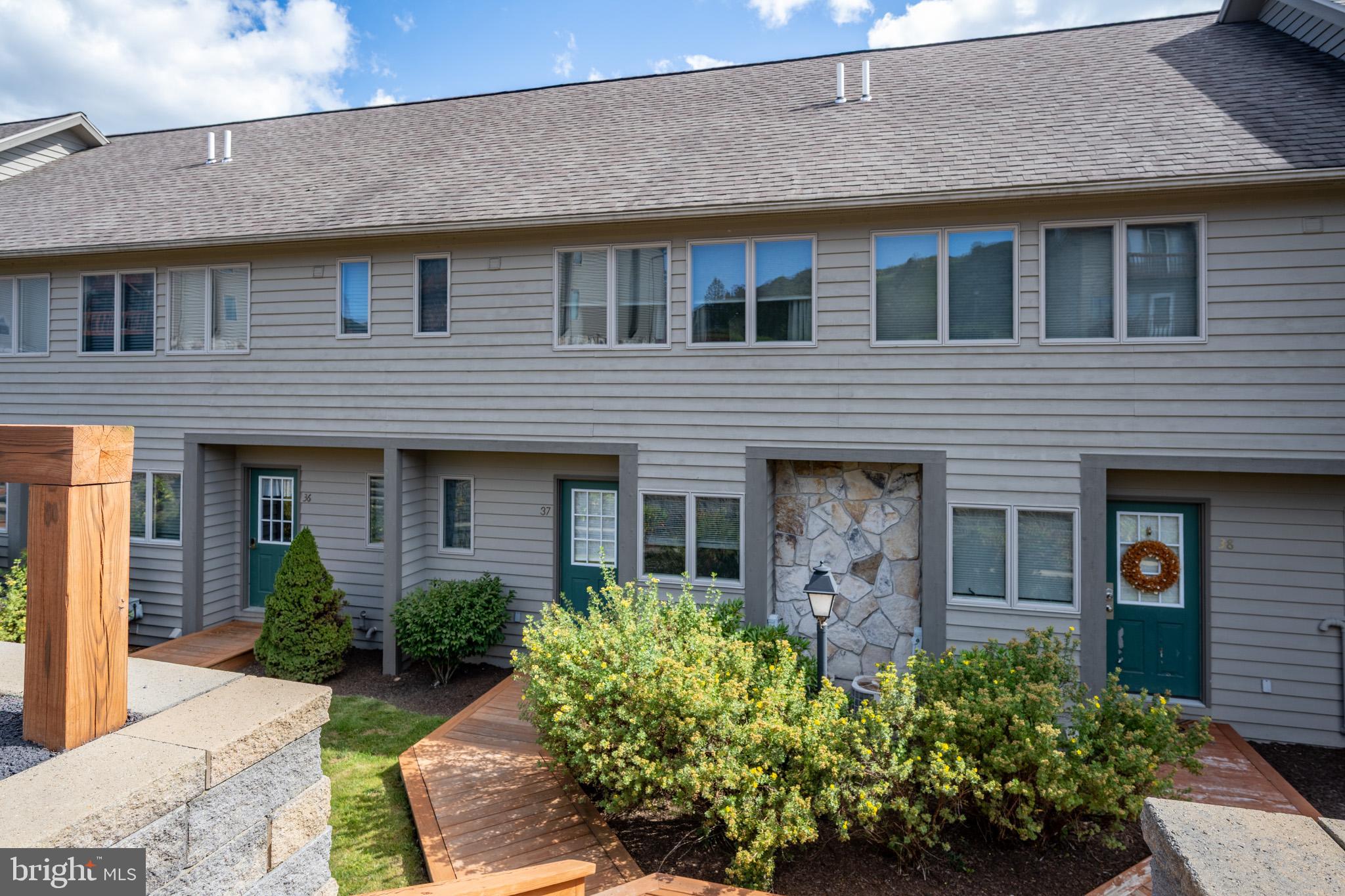 DEEP CREEK VILLAGE - Residential