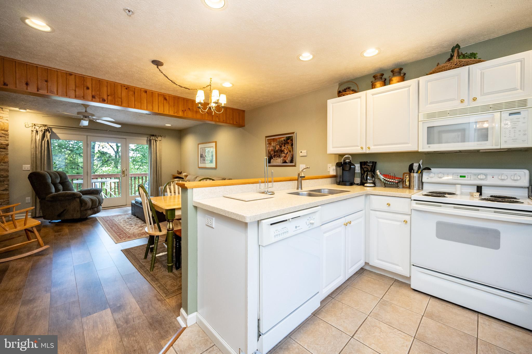 DEEP CREEK VILLAGE - Residential