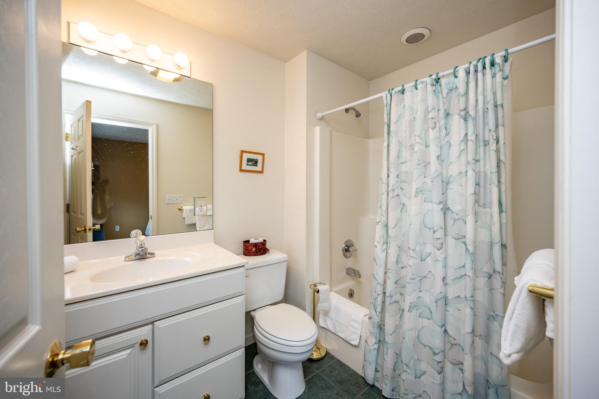 DEEP CREEK VILLAGE - Residential