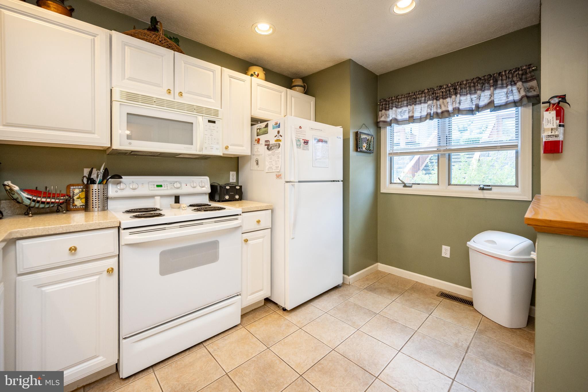 DEEP CREEK VILLAGE - Residential