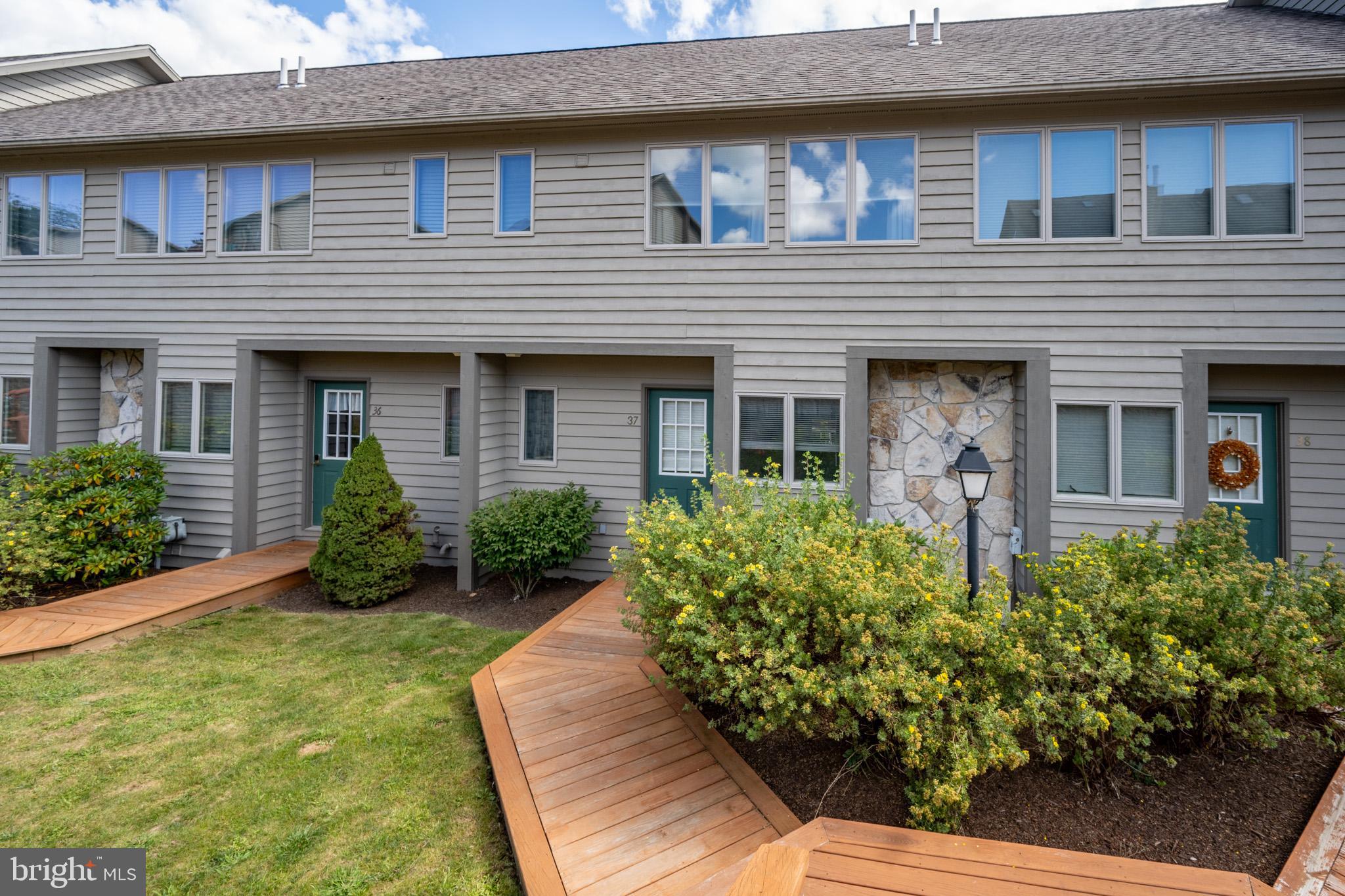 DEEP CREEK VILLAGE - Residential