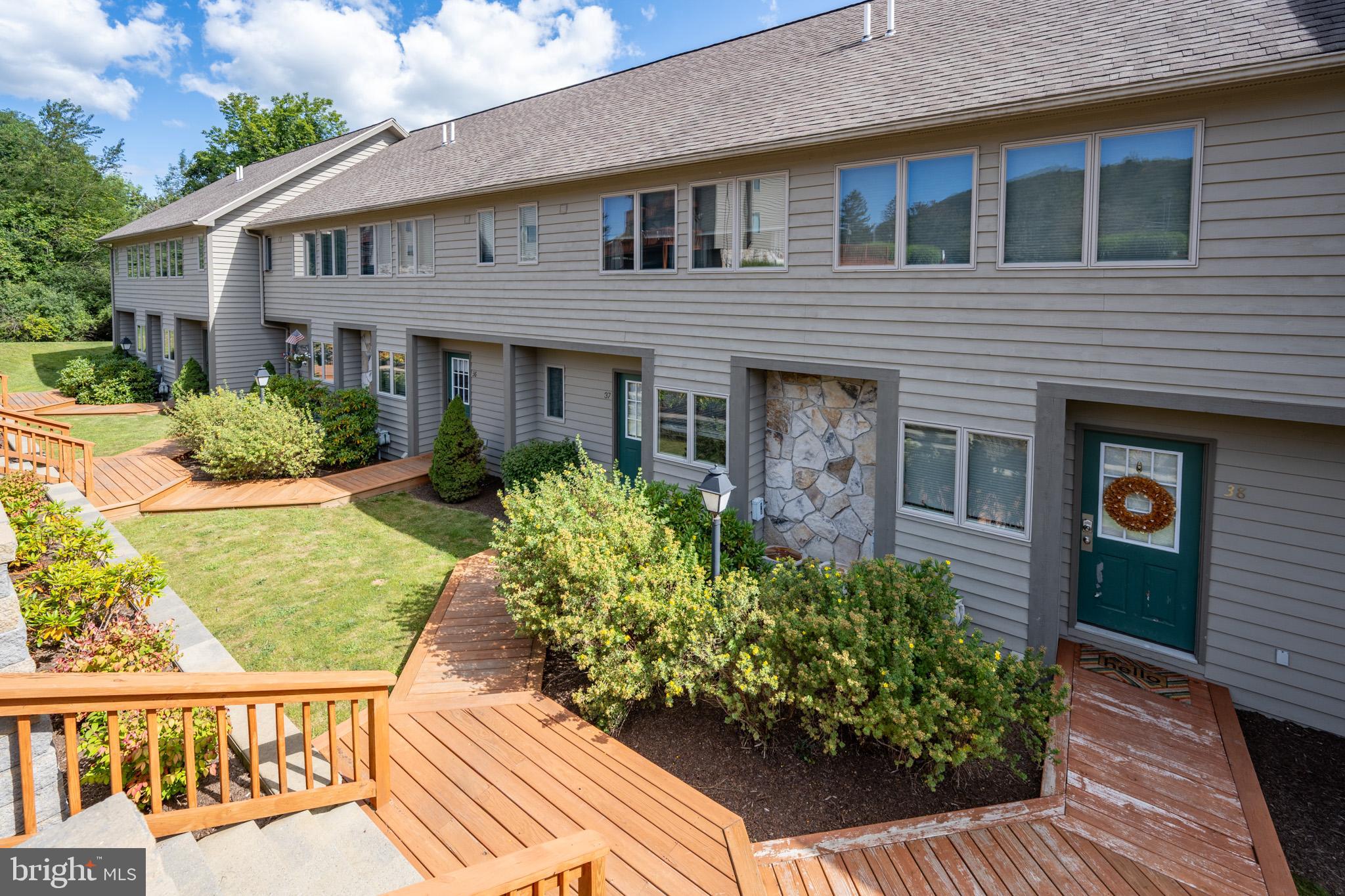 DEEP CREEK VILLAGE - Residential