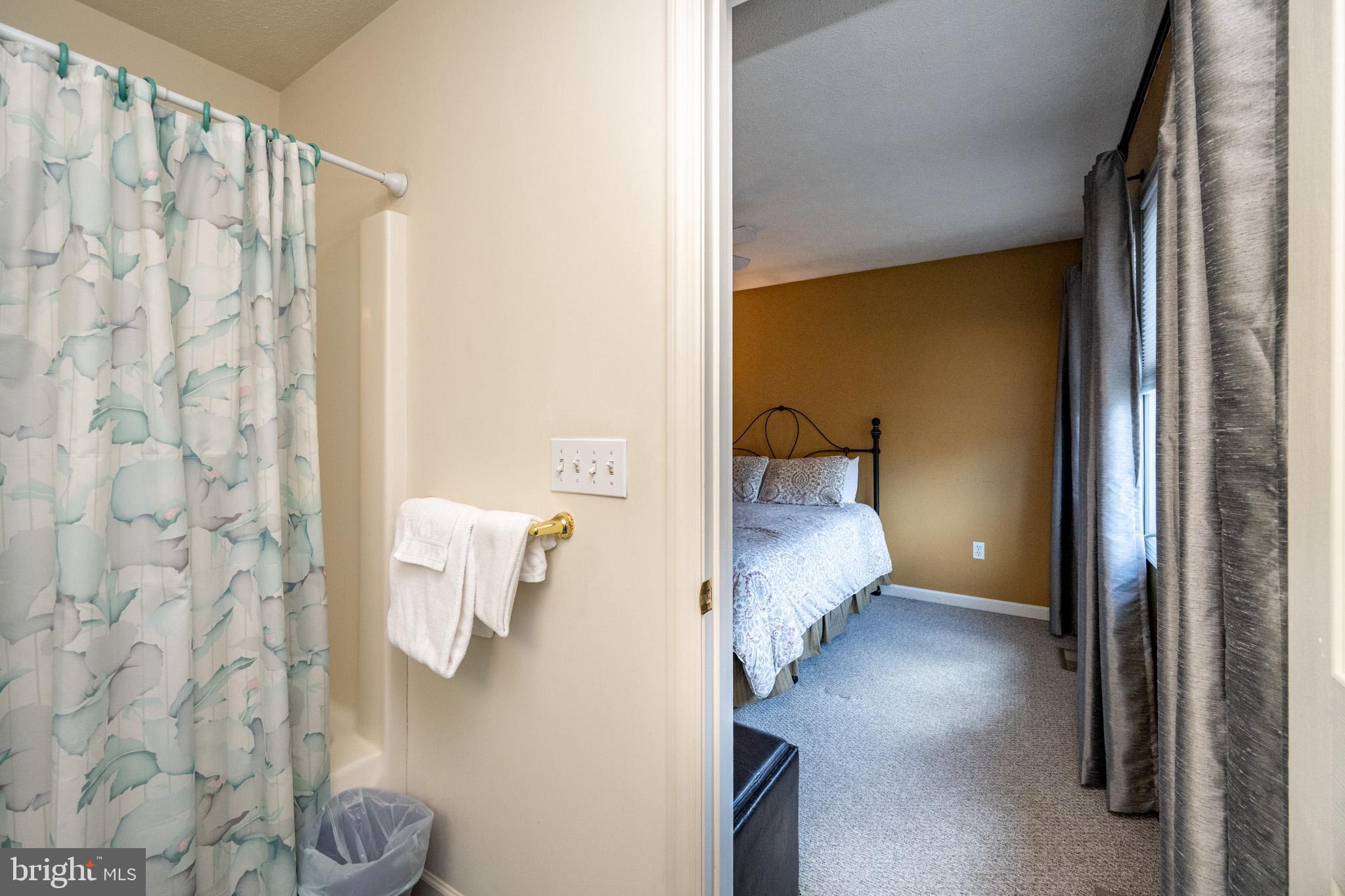 DEEP CREEK VILLAGE - Residential