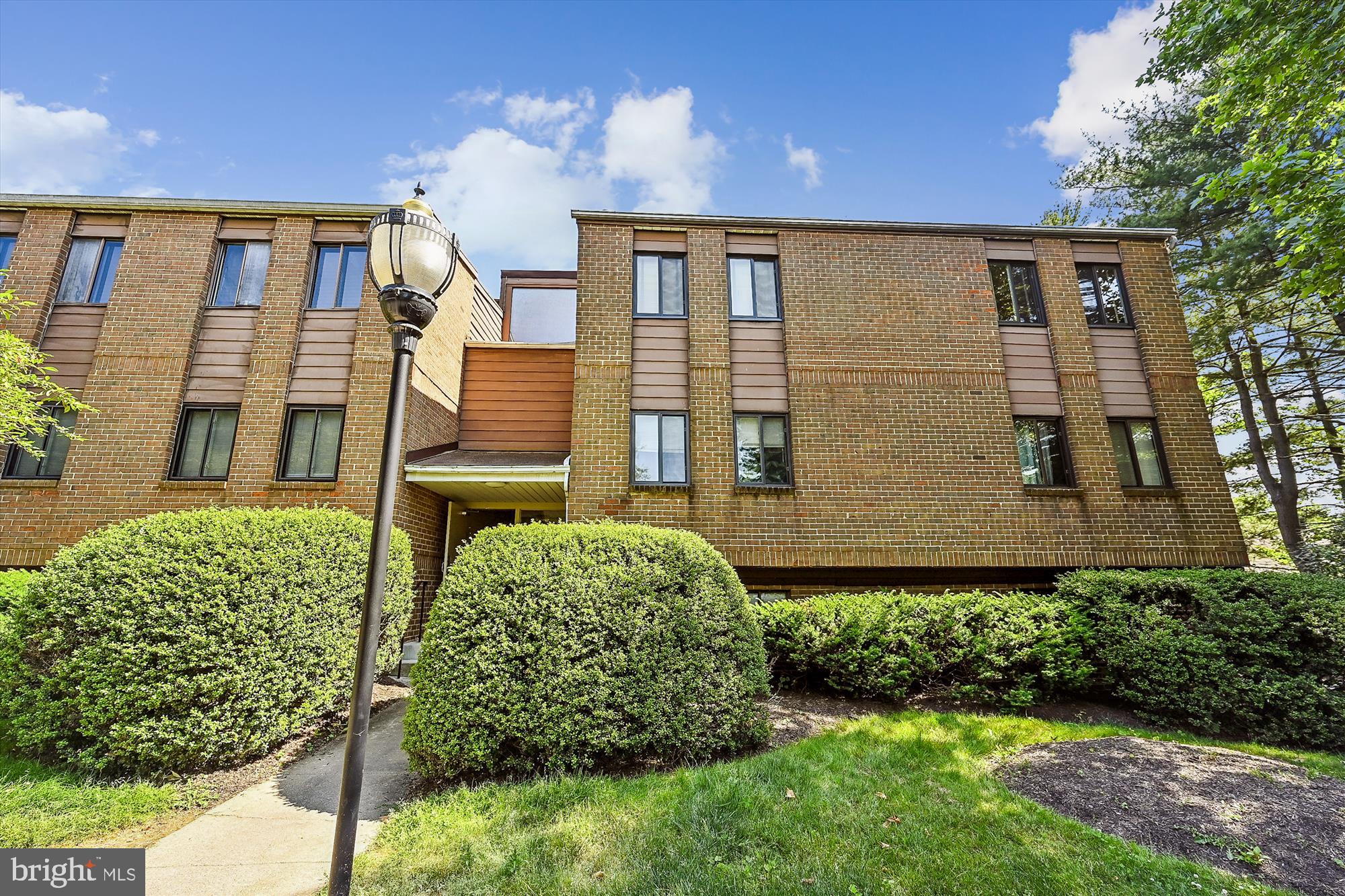 ROCKLAND RUN - Residential