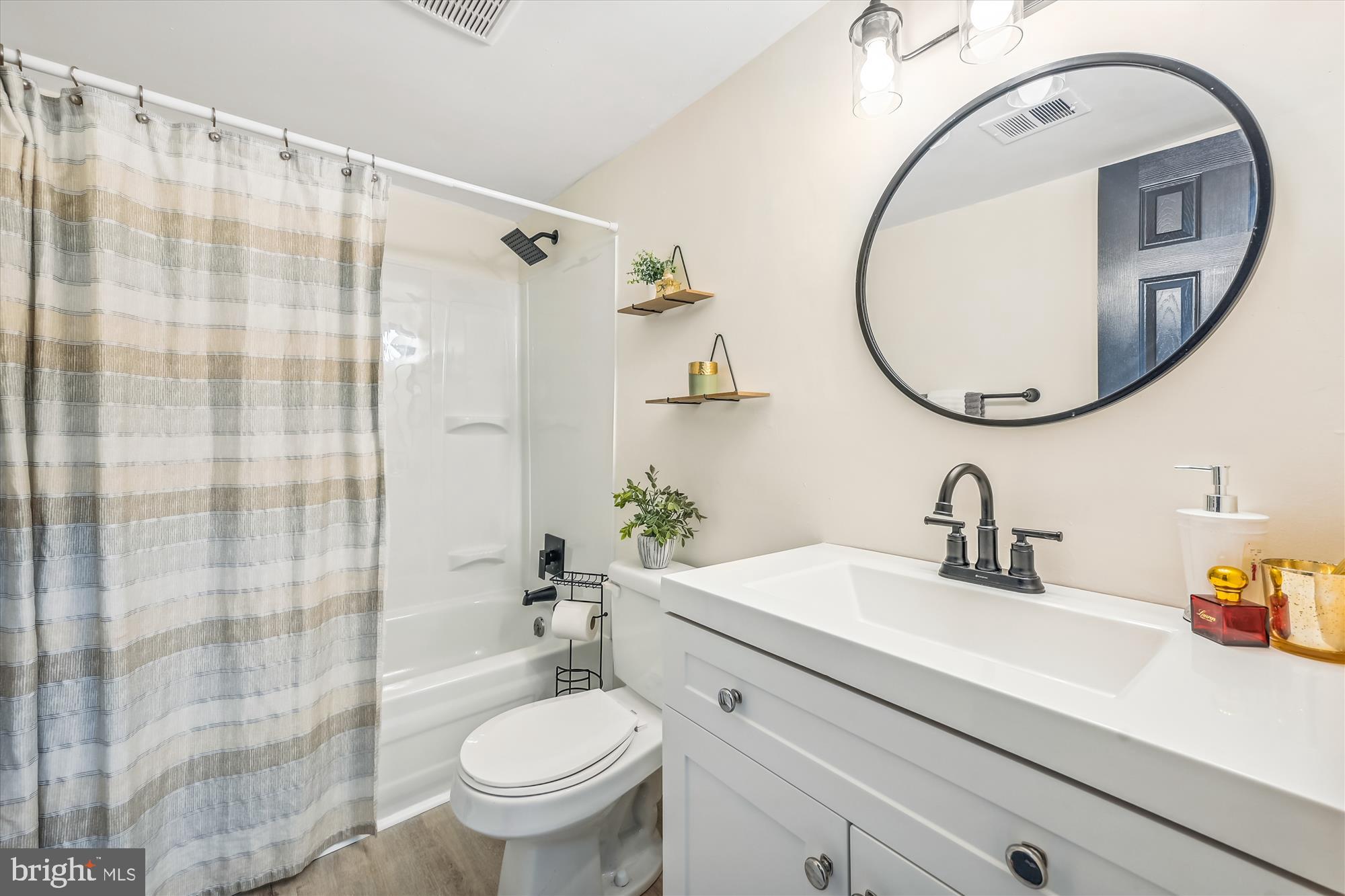 ROCKLAND RUN - Residential