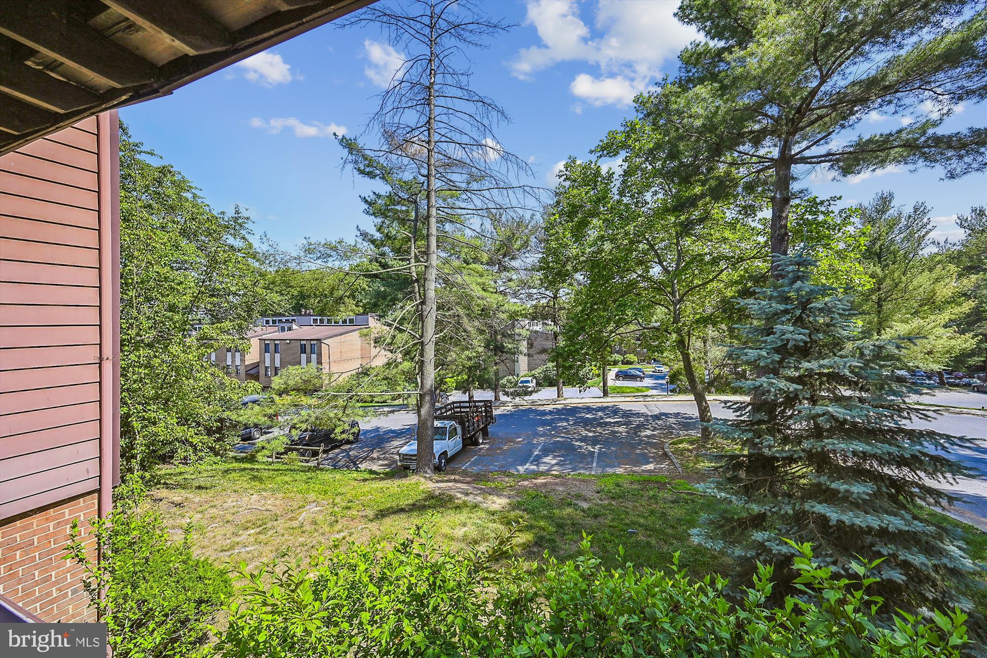 ROCKLAND RUN - Residential