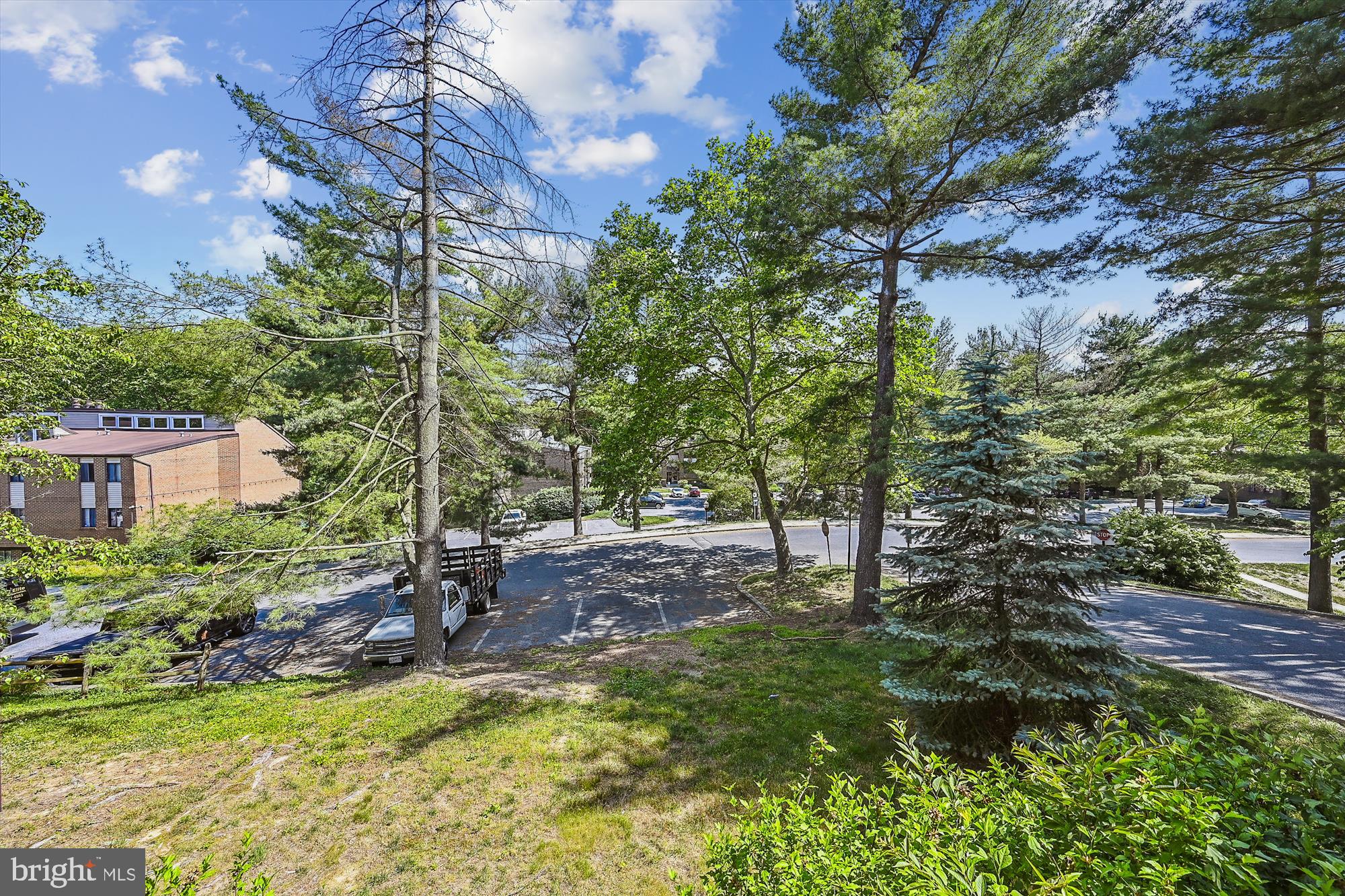 ROCKLAND RUN - Residential