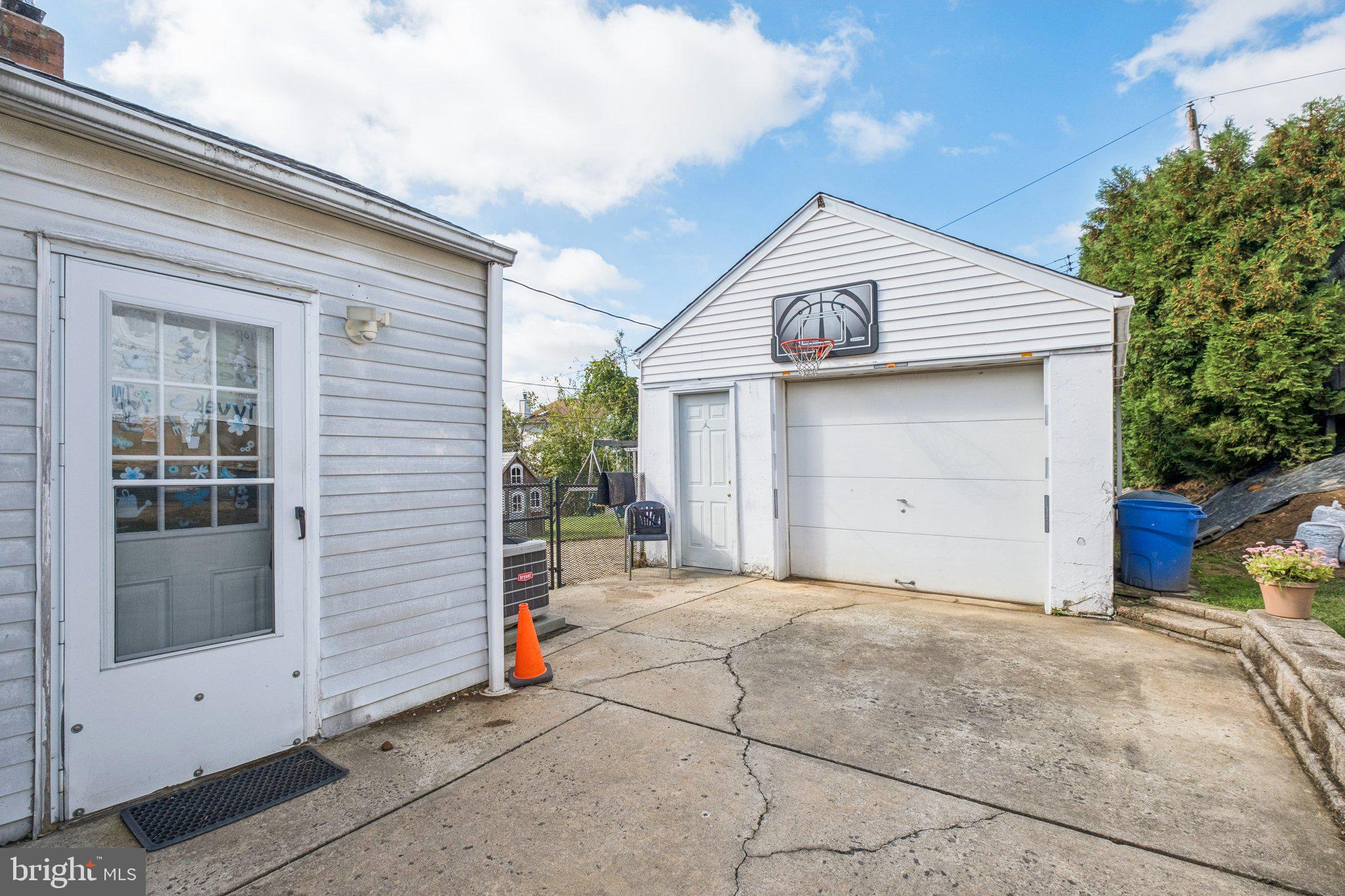 SOMERTON - Residential