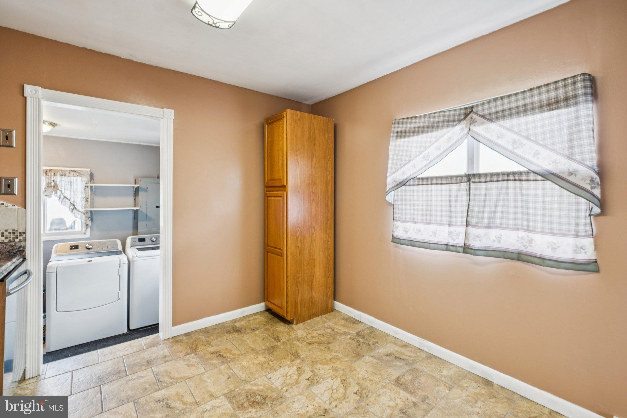 SOMERTON - Residential