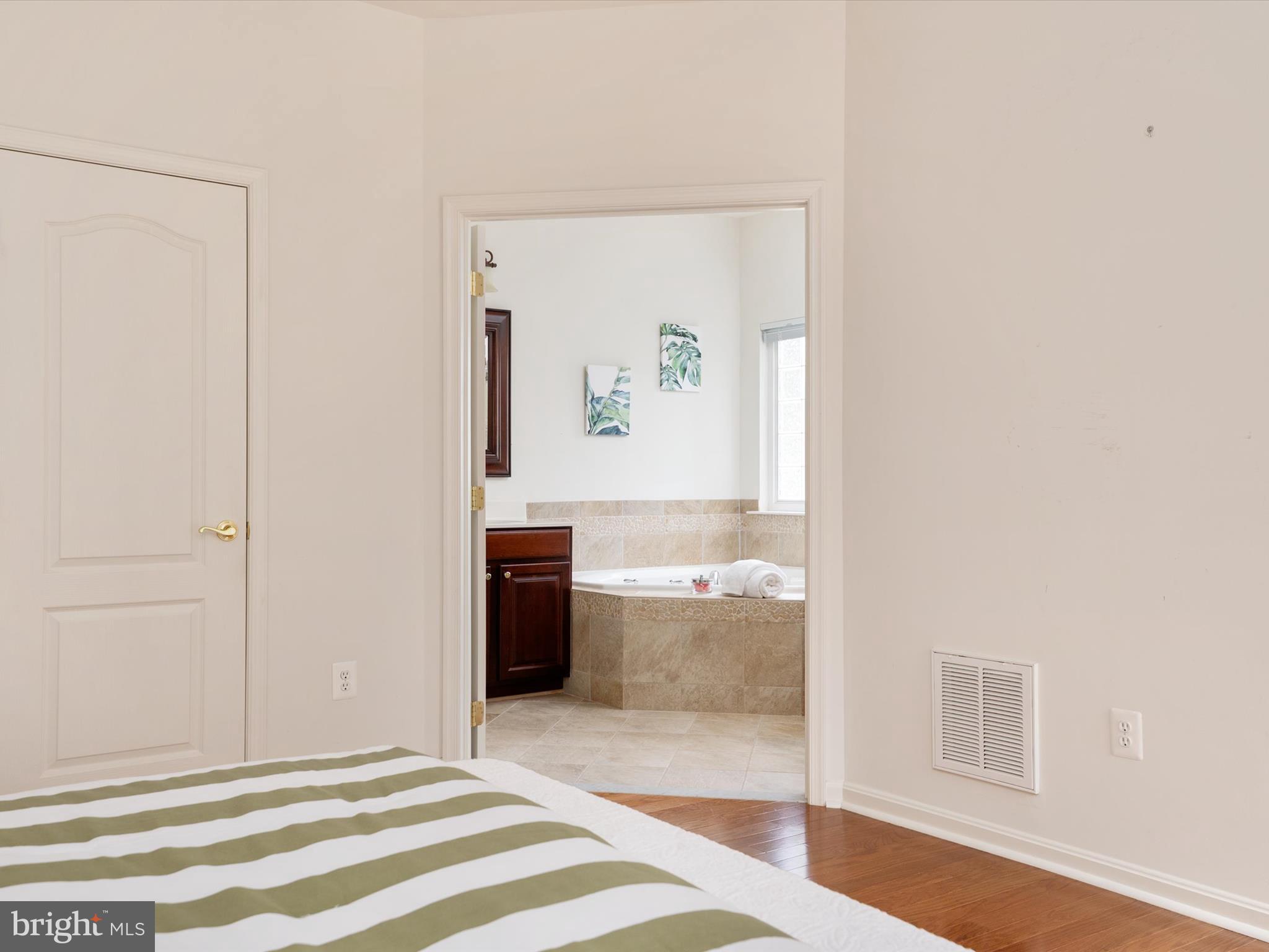 SYMPHONY VILLAGE AT CENTREVILLE - Residential