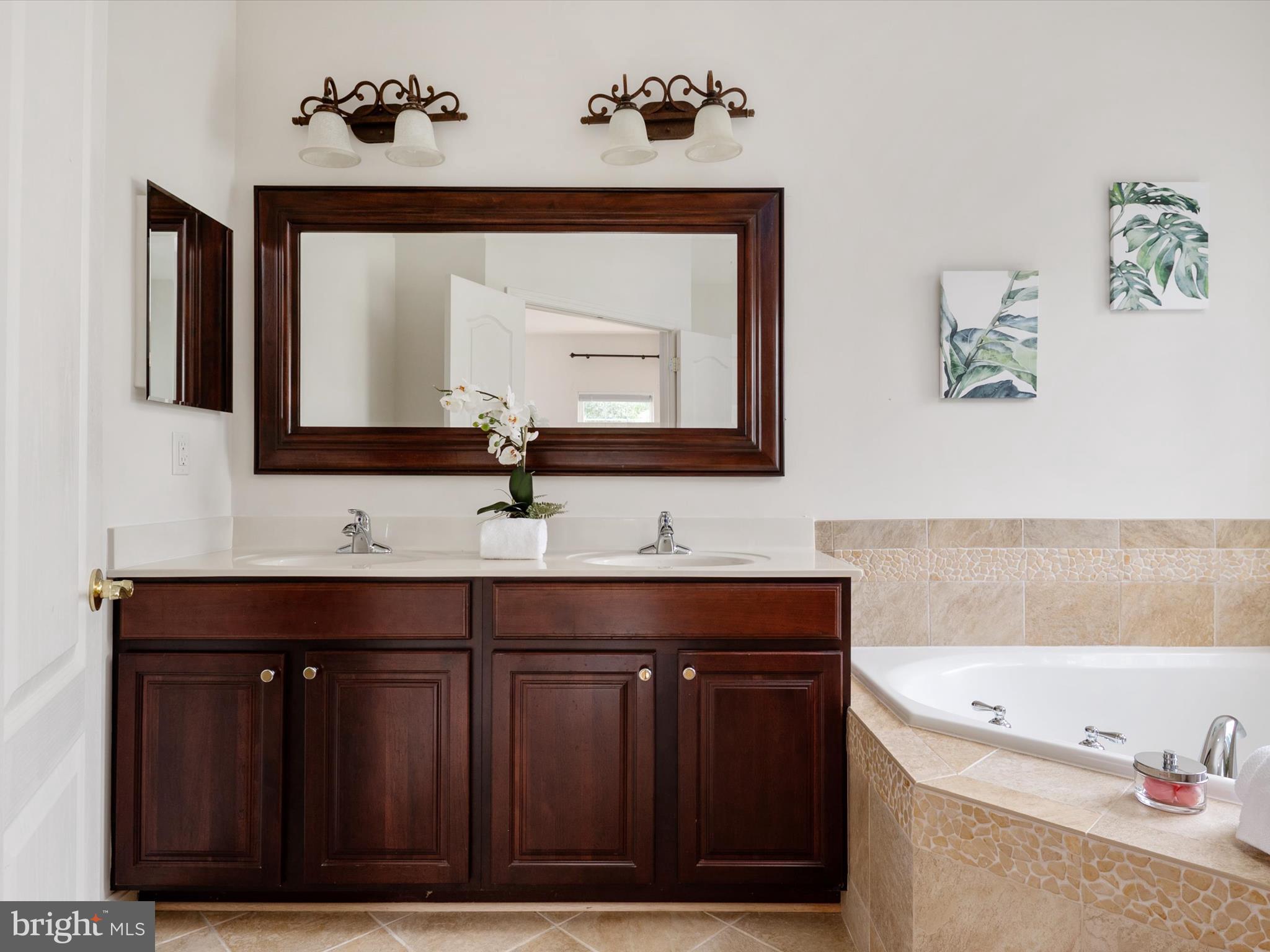 SYMPHONY VILLAGE AT CENTREVILLE - Residential