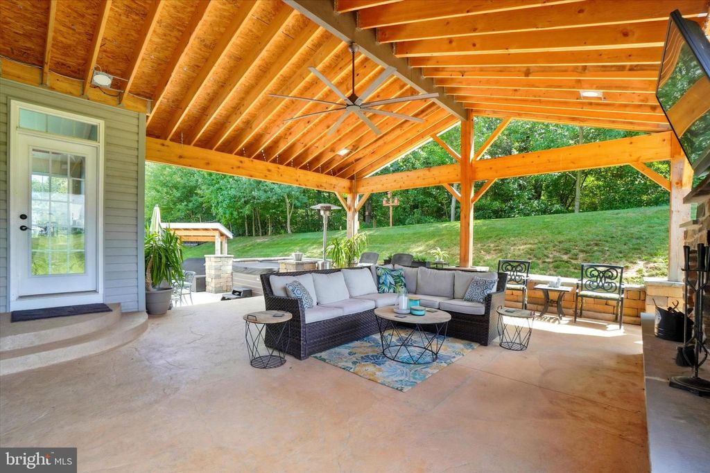 Photo of 1031 Countryside Road, SEVEN VALLEYS, PA 17360 (MLS # PAYK2088834)