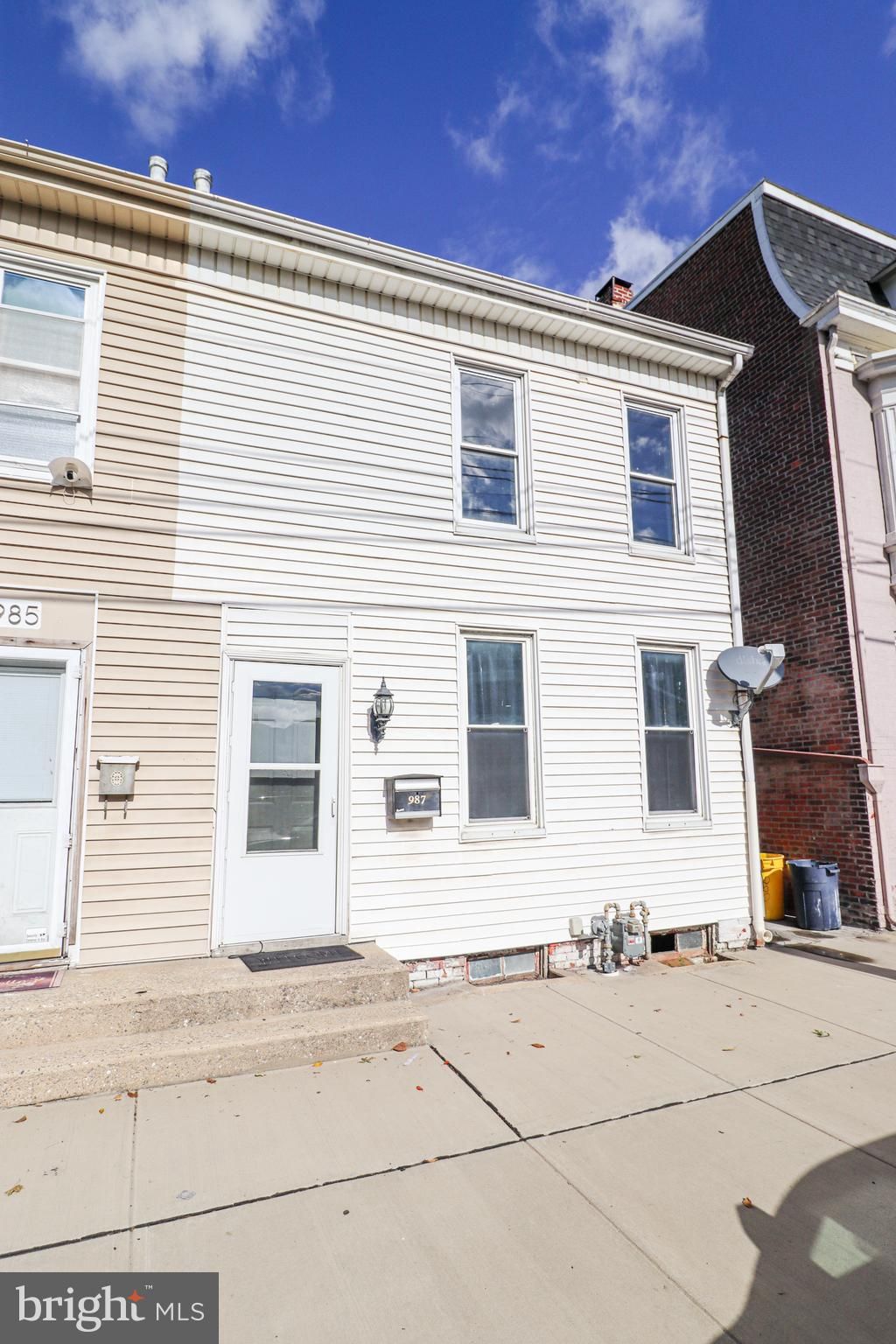 Photo of 987 E Philadelphia Street, YORK, PA 17403 (MLS # PAYK2091650)