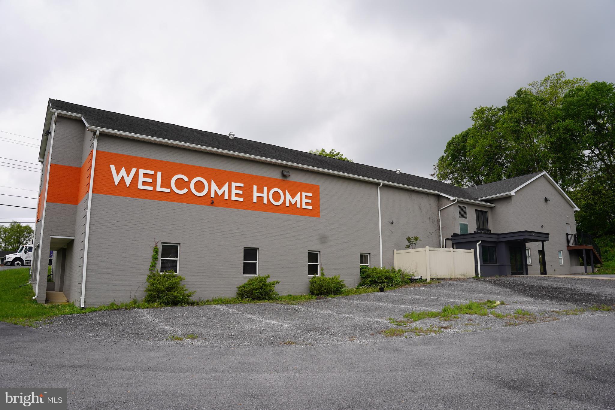 Prime real estate offering high visibility and robust traffic count, making it the perfect location for your business. Situated on a corner lot with dual access from Martinsburg Pike and Old Martinsburg Rd, this property offers a surplus of parking spaces. Ideal for medical or professional offices. Tenants are responsible for any improvements required to create their ideal workspace. Featuring 2,000 square feet of space, including five private offices or rooms, a generous 16x19 reception area, two separate restrooms or powder rooms, make it an excellent choice for a variety of businesses. The landlord is open to five year lease agreement, ensuring stability for your business.