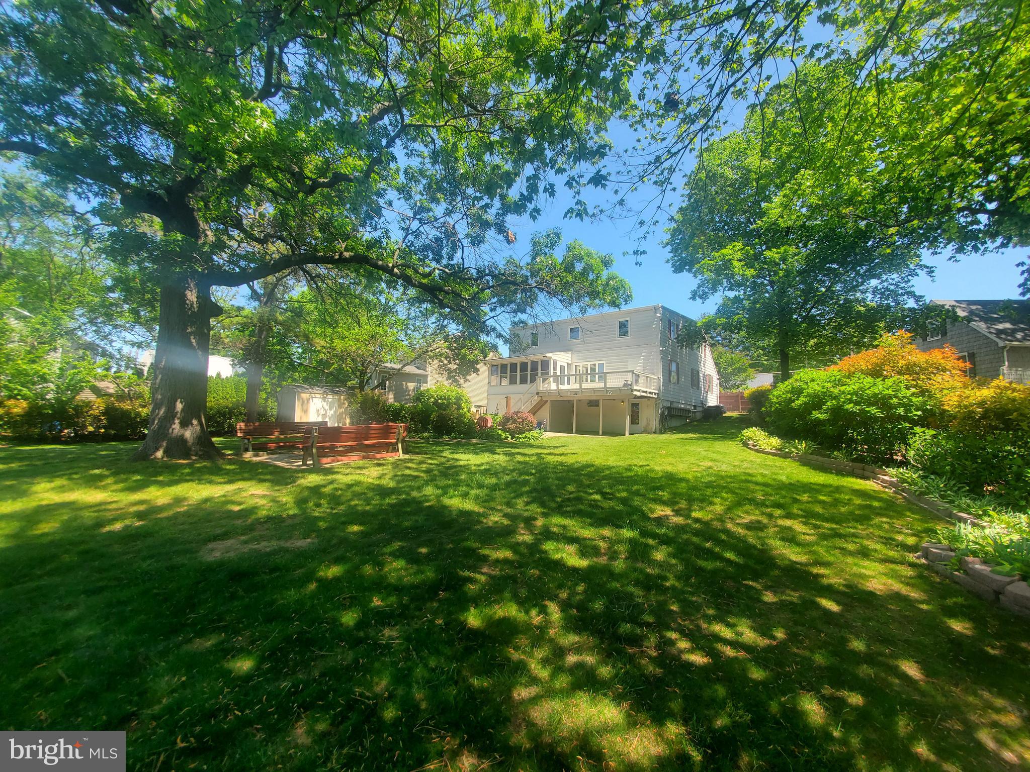512 W CEDAR AVENUE
