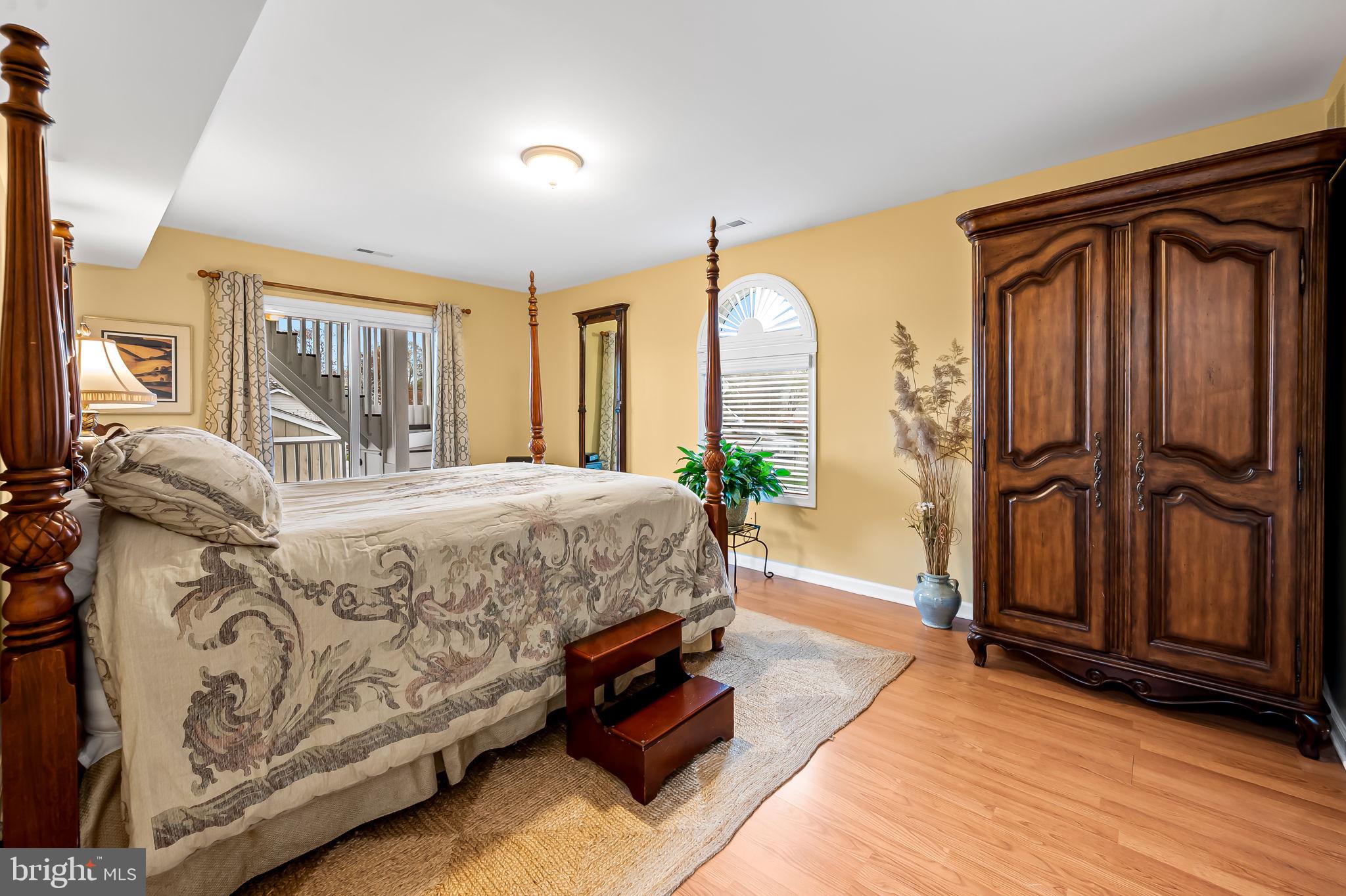 BOWLEYS QUARTERS - Residential