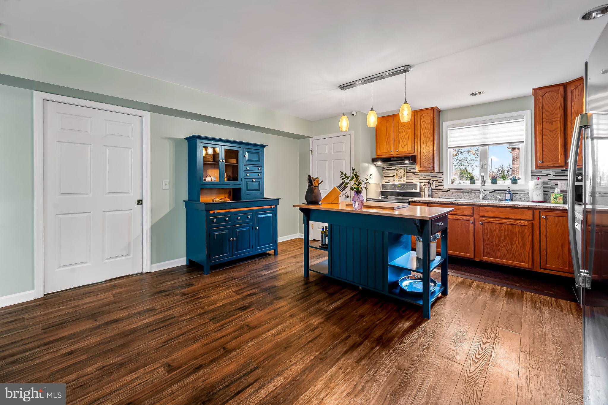 BOWLEYS QUARTERS - Residential