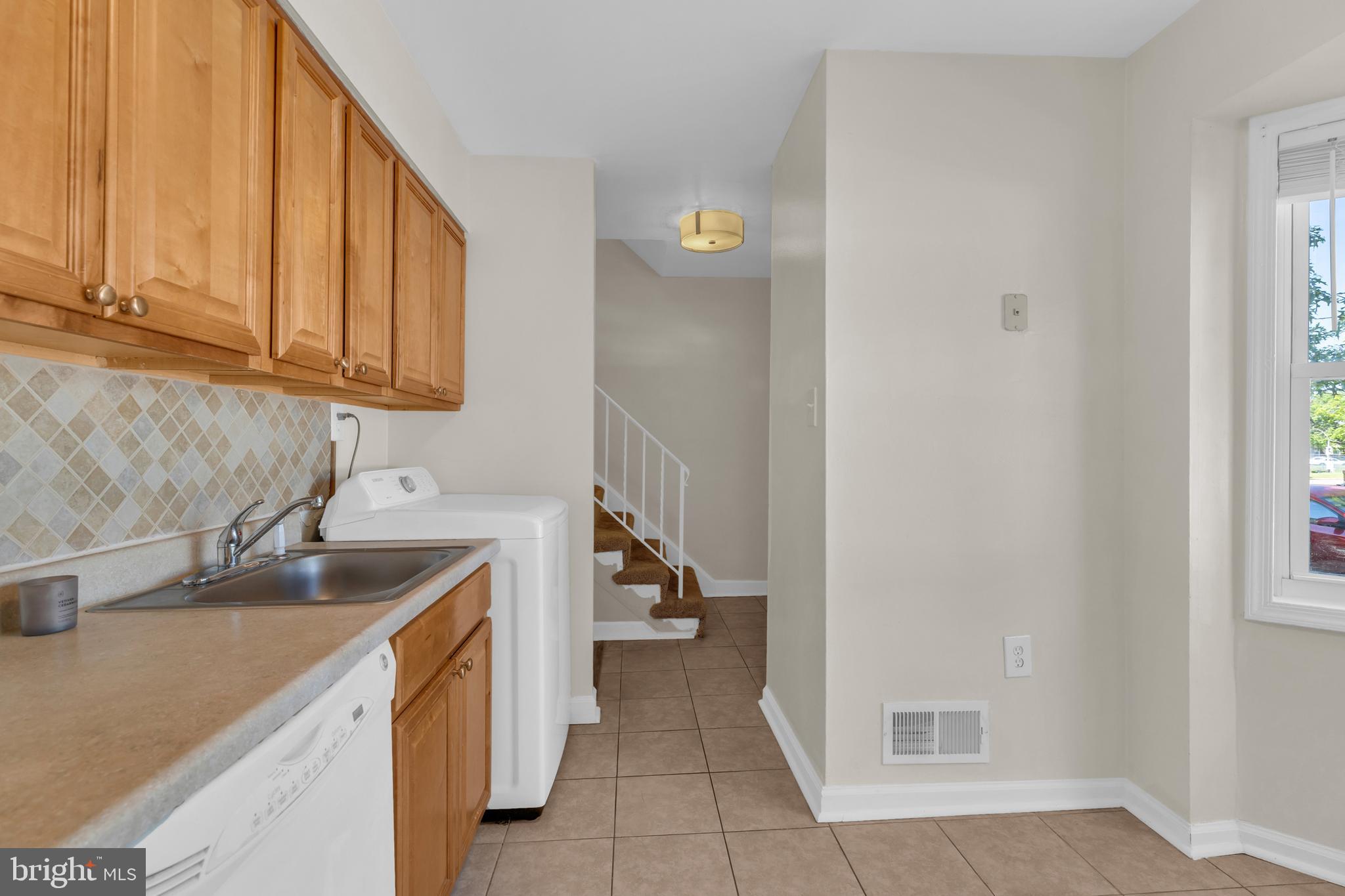 8231 COMMUNITY DRIVE