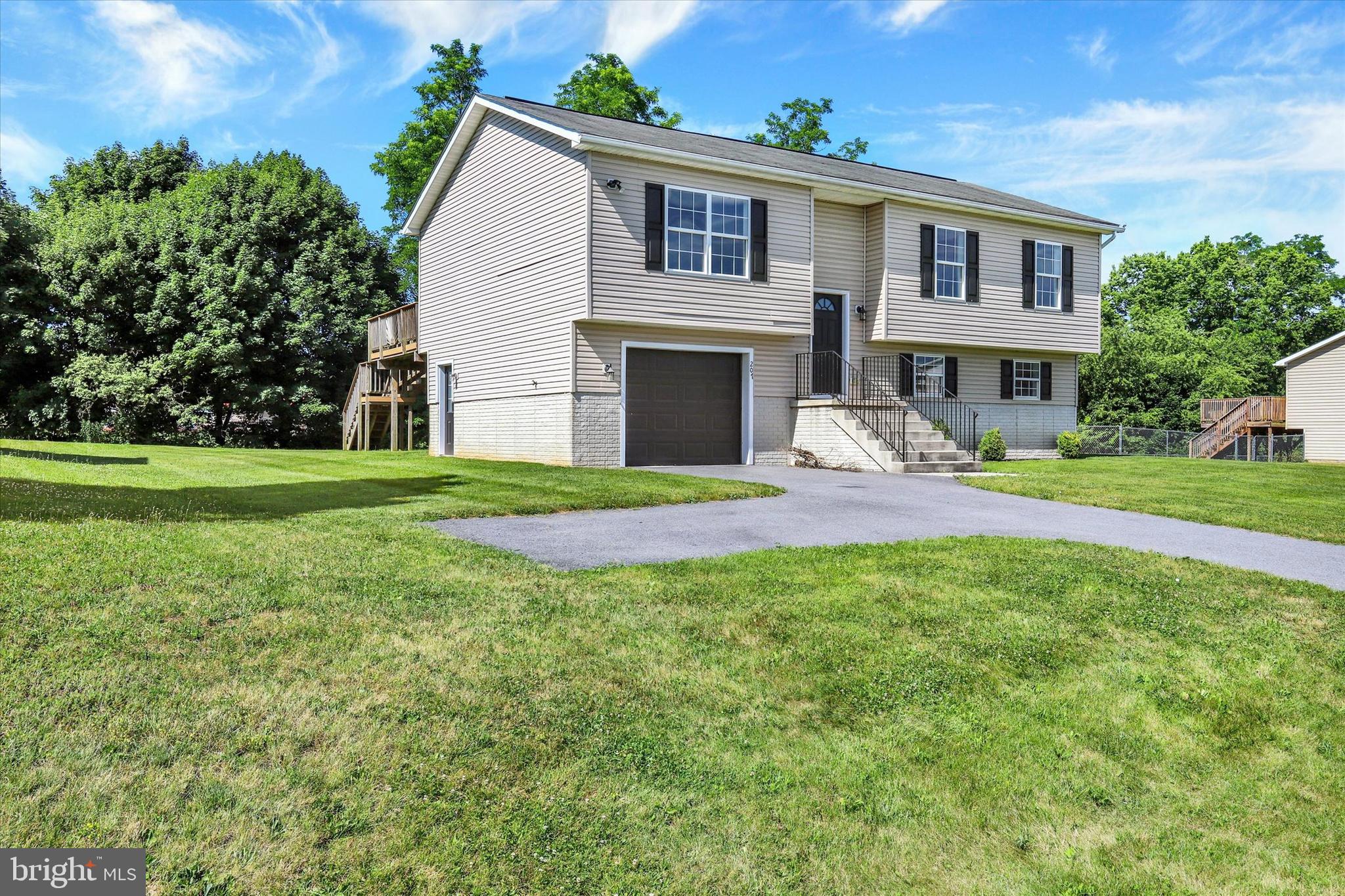 207 PIKE COURT
