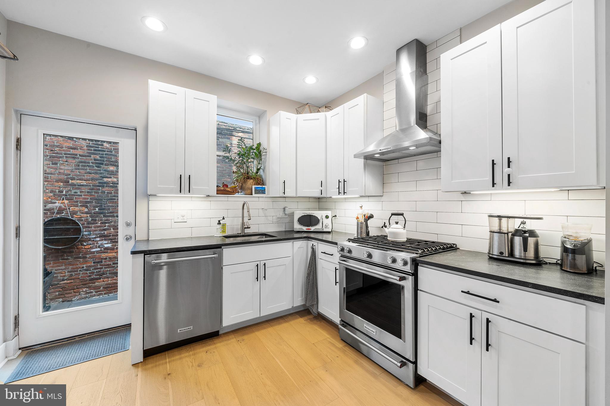 PASSYUNK SQUARE - Residential