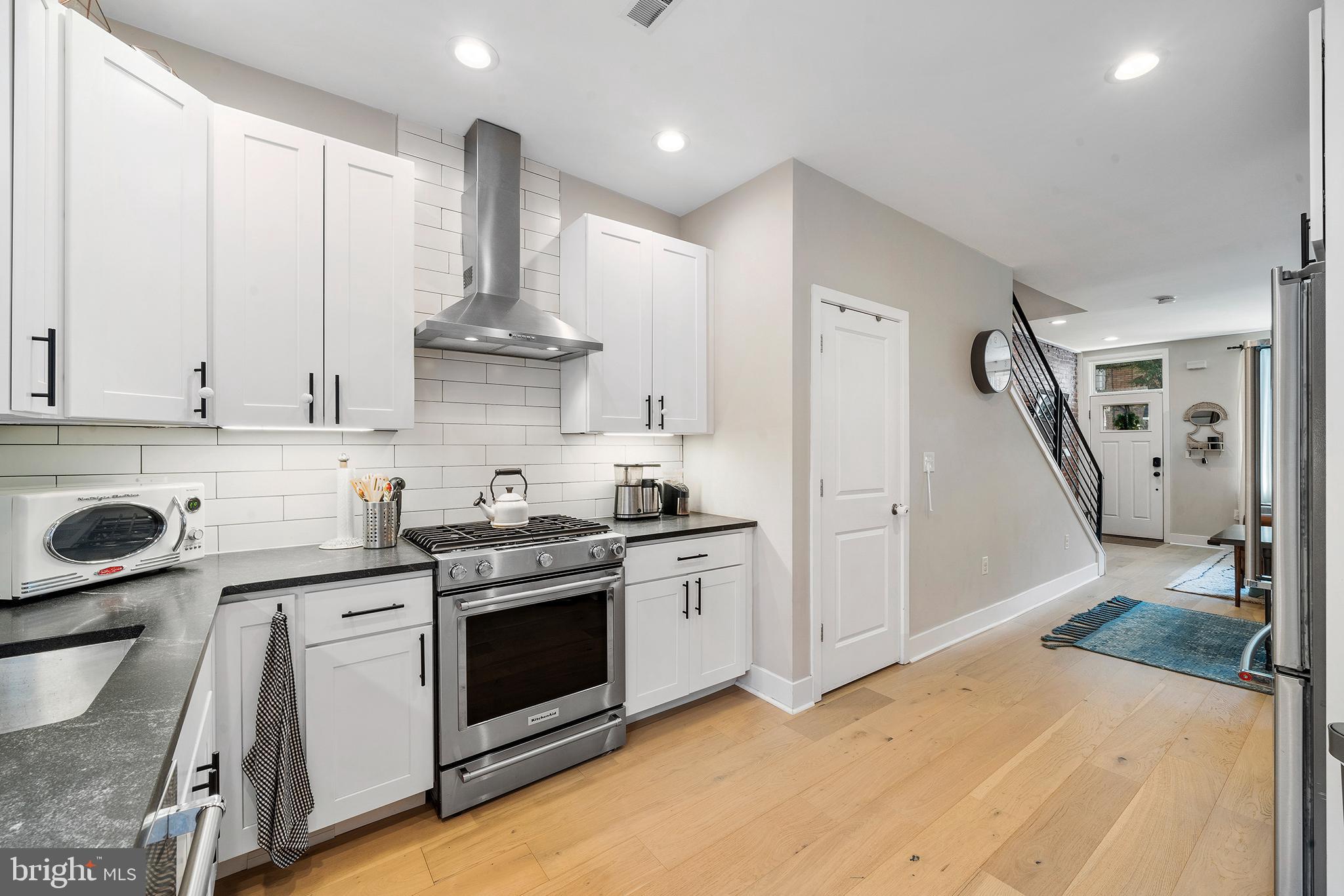 PASSYUNK SQUARE - Residential