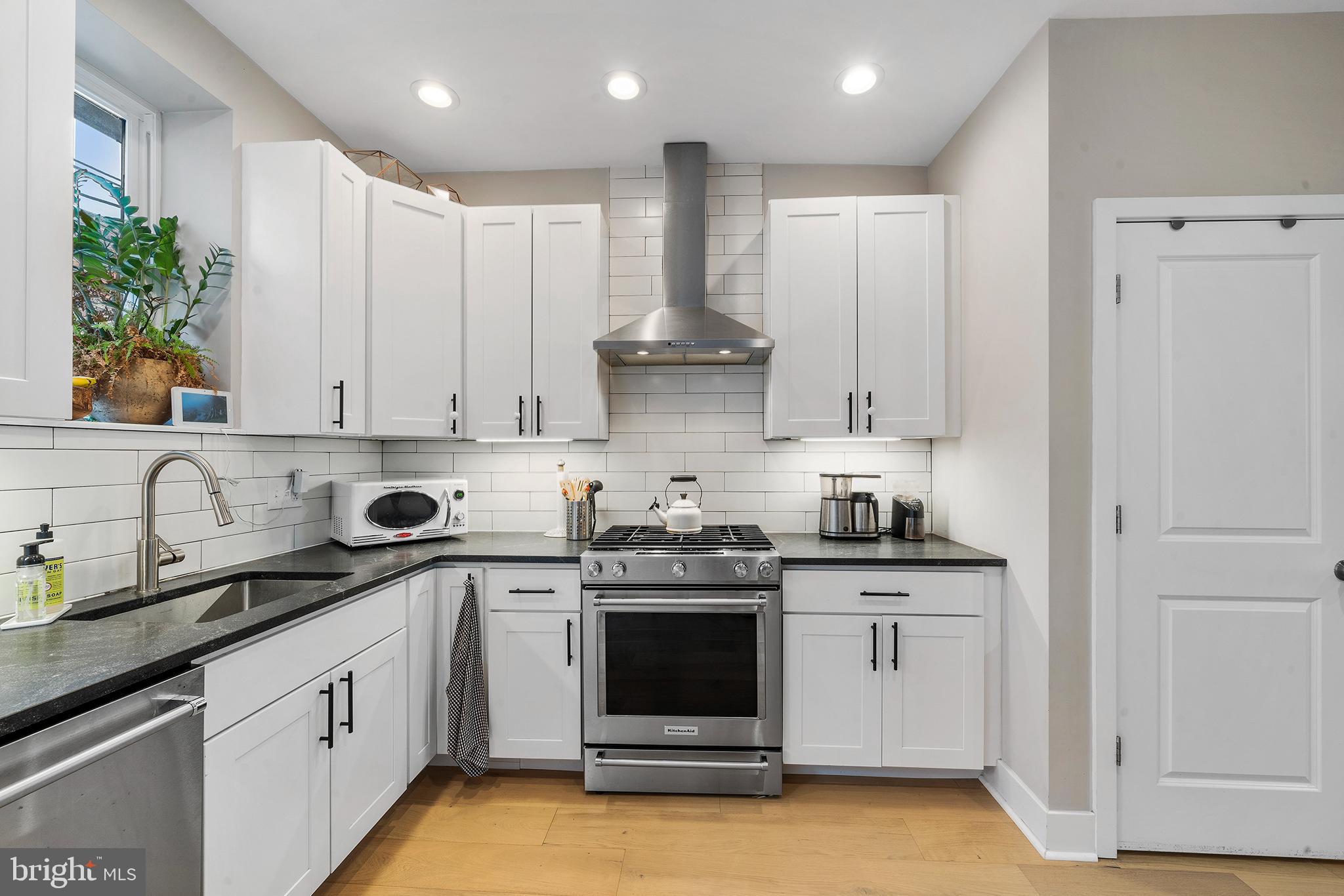 PASSYUNK SQUARE - Residential