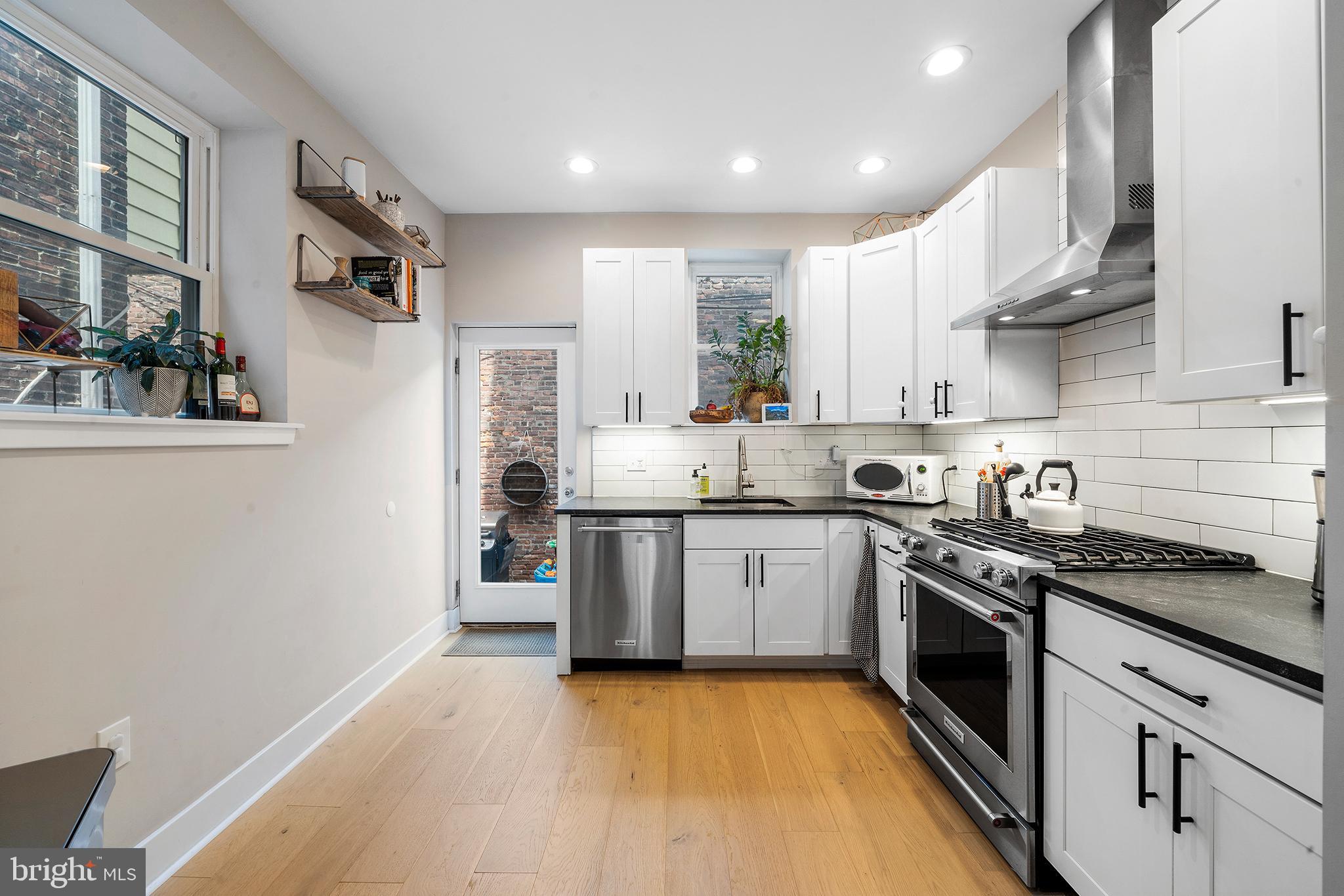 PASSYUNK SQUARE - Residential