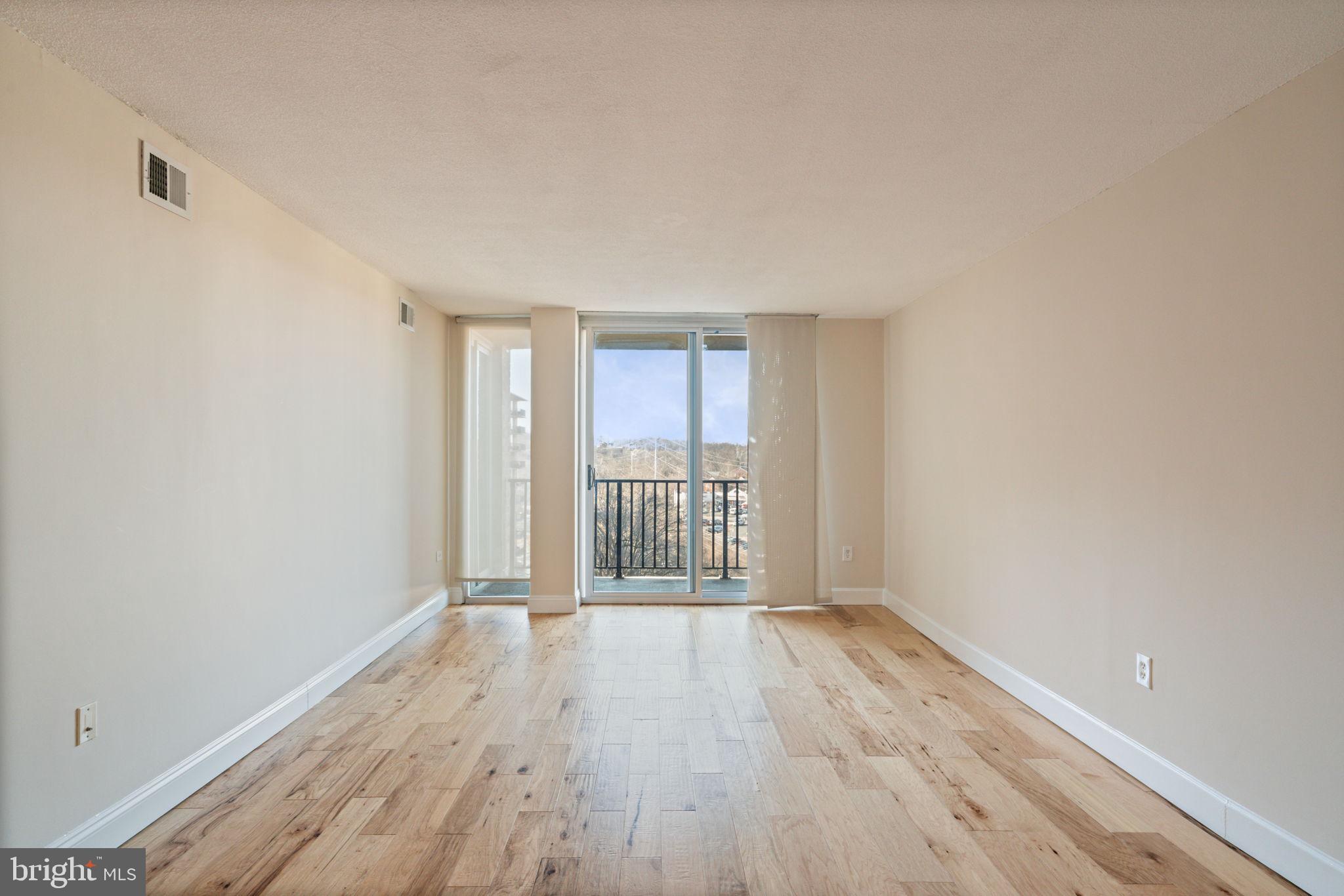 THE CARLTON - Residential