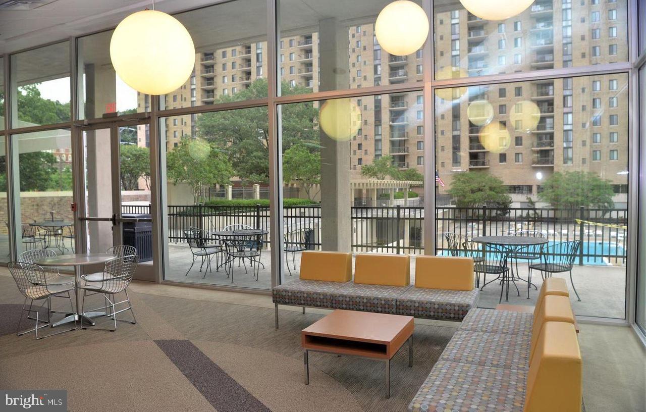 THE CARLTON - Residential