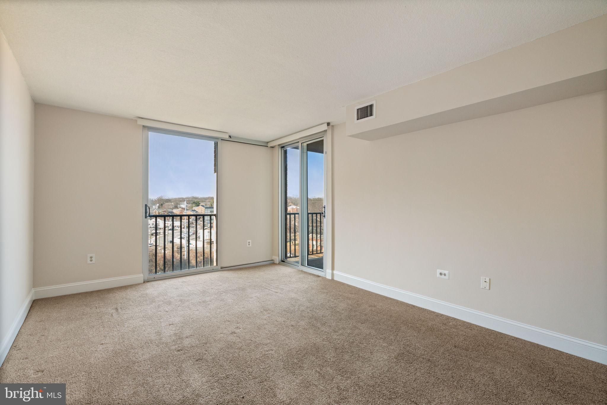 THE CARLTON - Residential