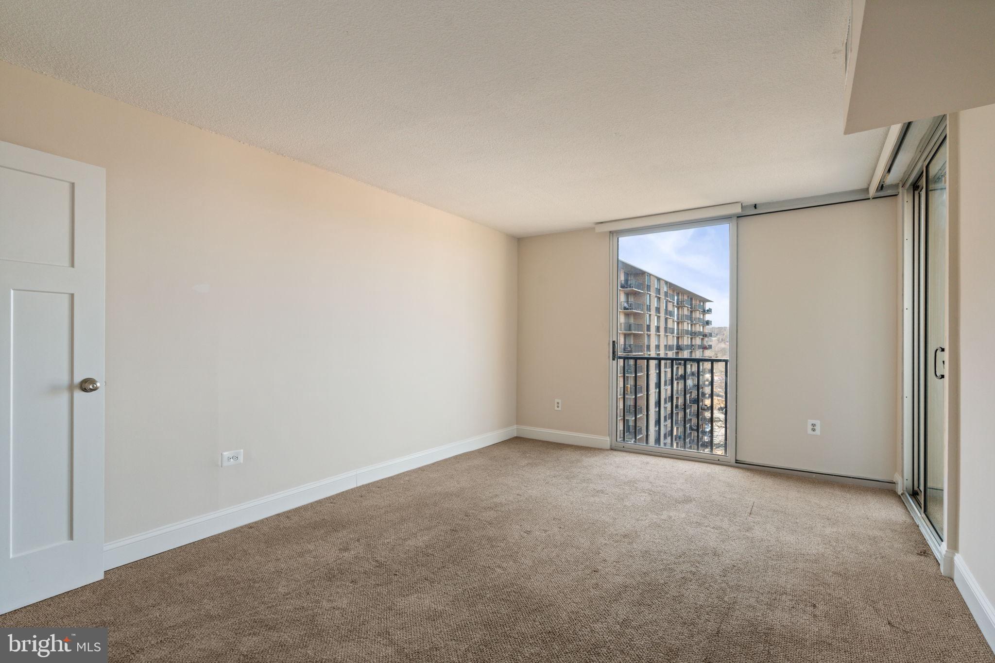 THE CARLTON - Residential