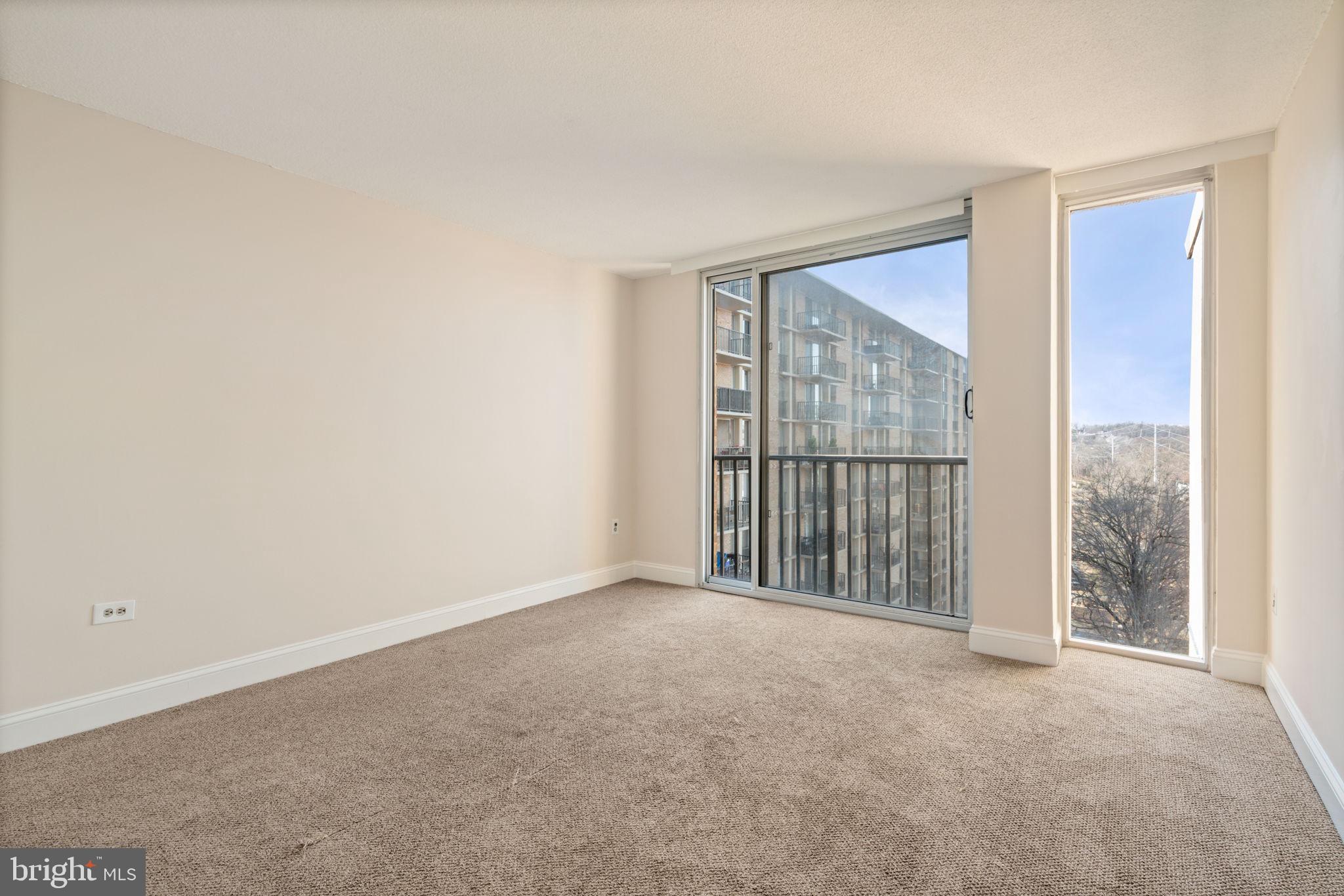 THE CARLTON - Residential