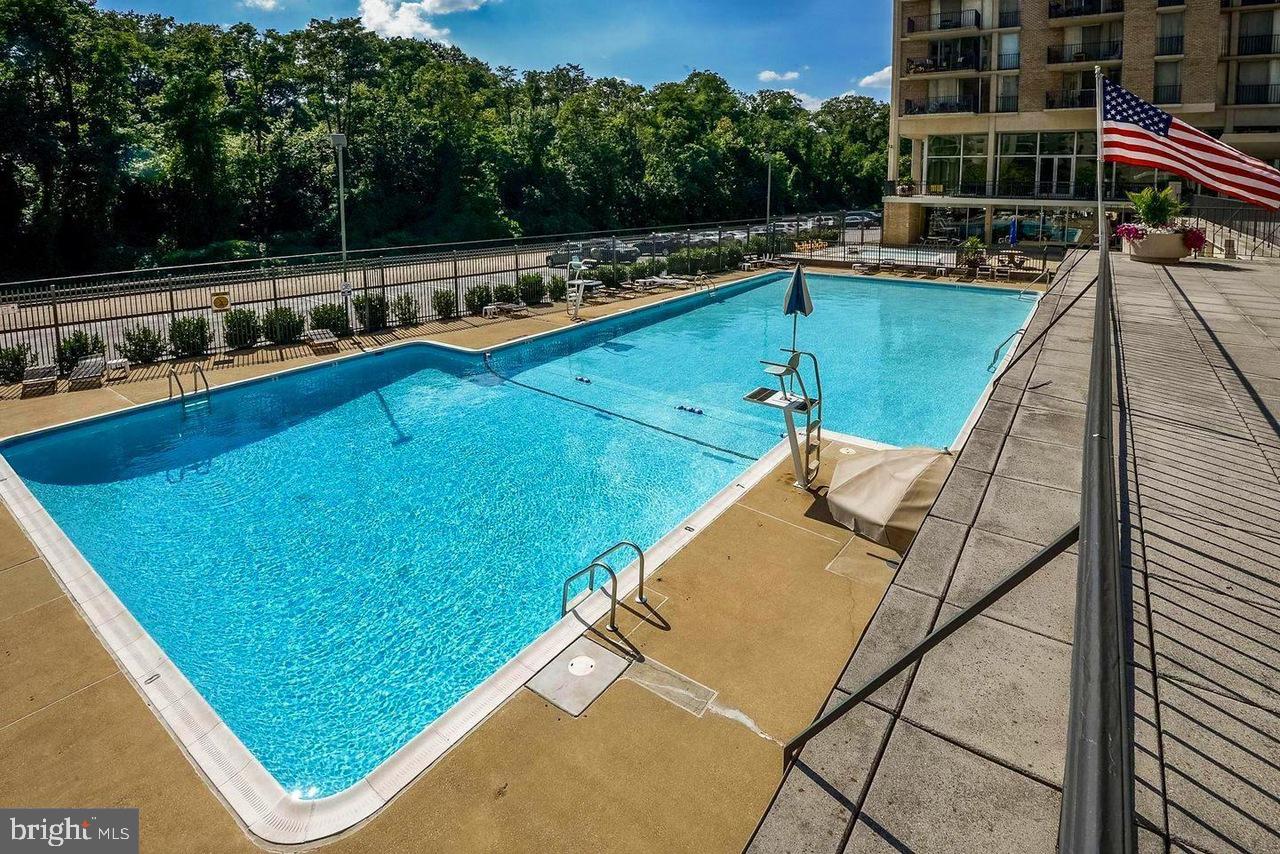 THE CARLTON - Residential