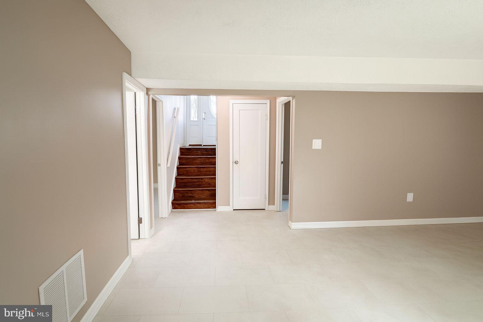 MONTCLAIR - Residential