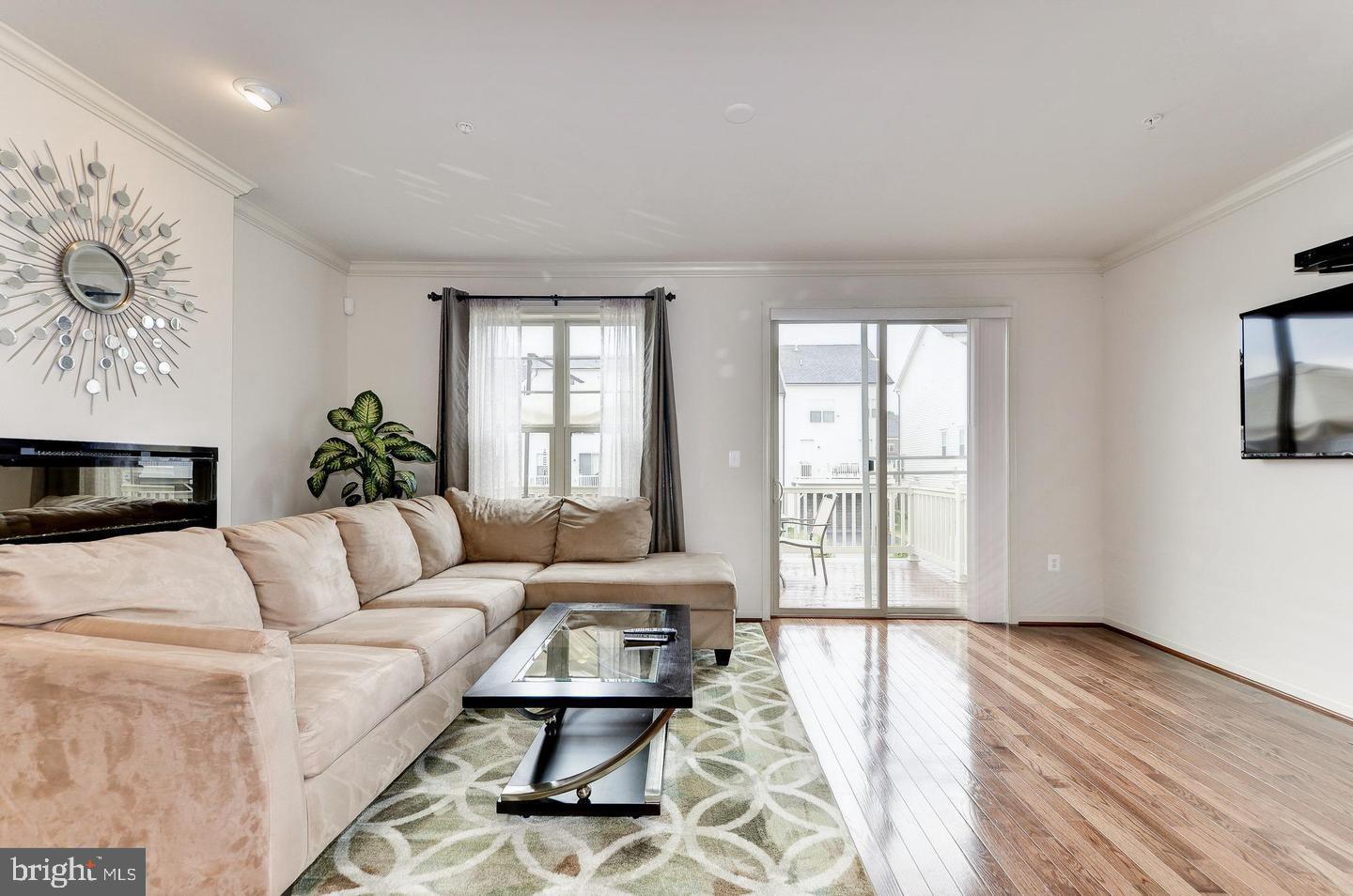 POPLAR RUN - Residential Lease