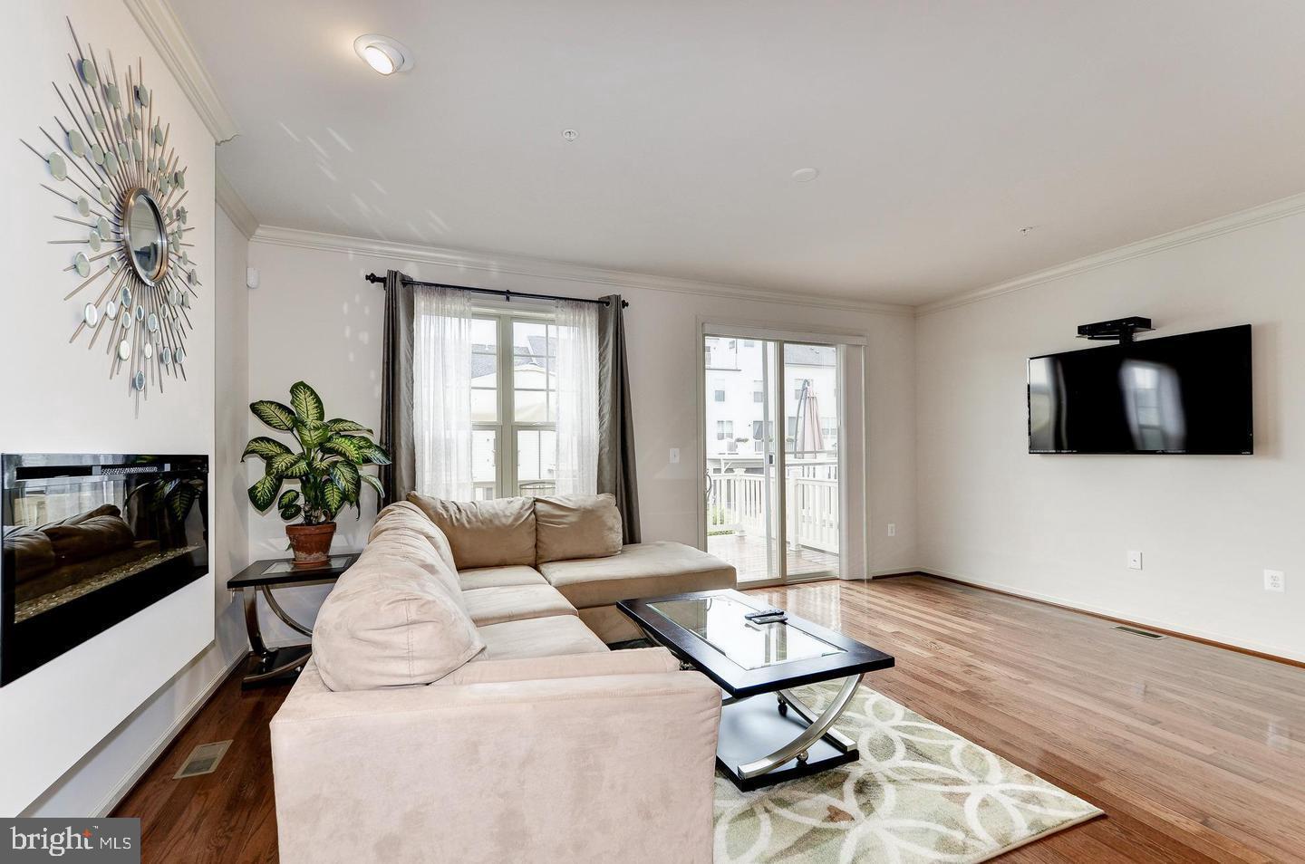 POPLAR RUN - Residential Lease