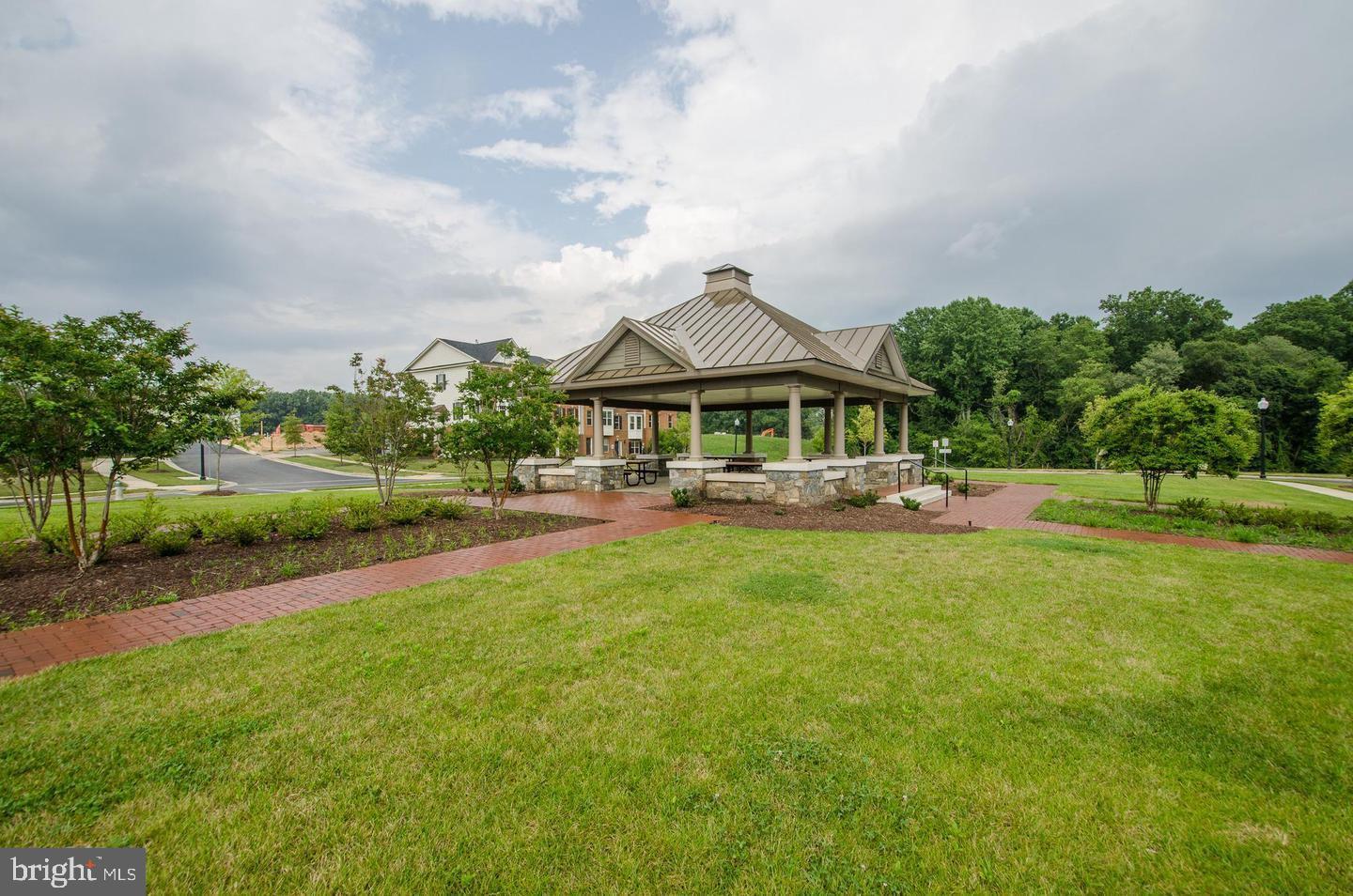 POPLAR RUN - Residential Lease