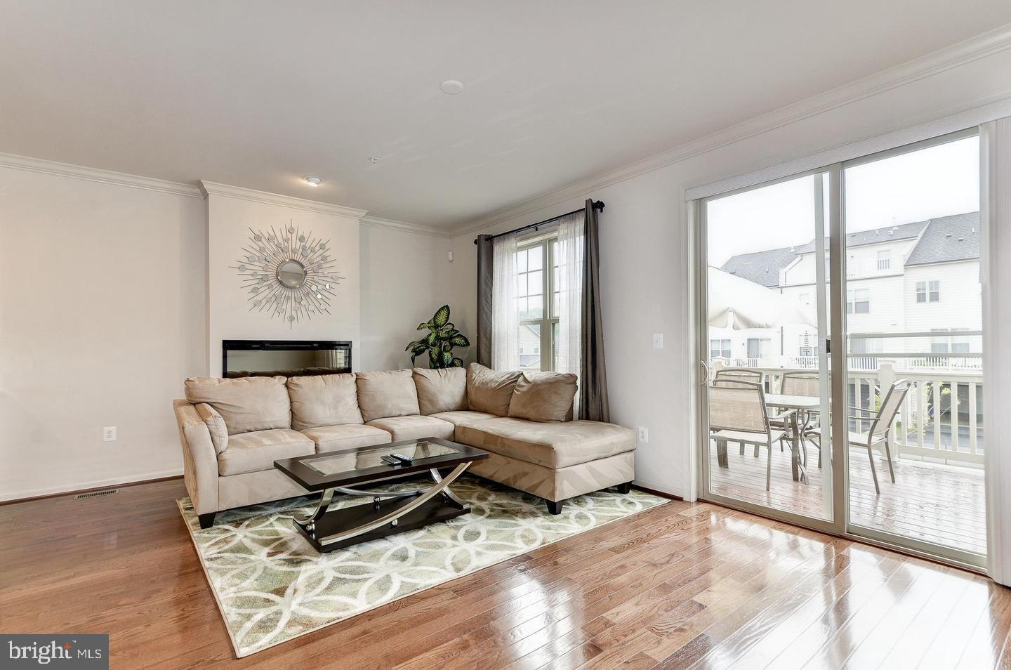 POPLAR RUN - Residential Lease