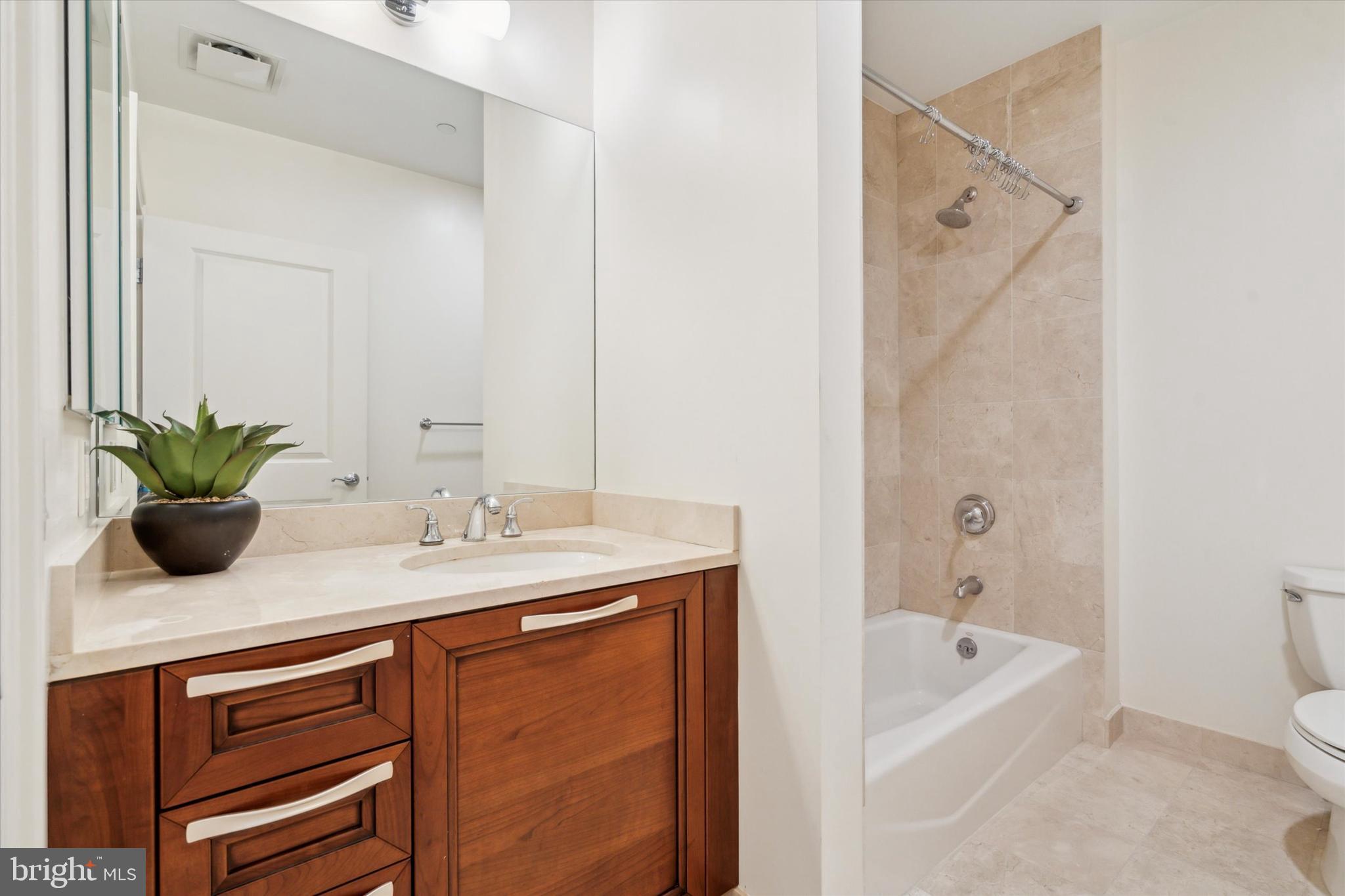 RITTENHOUSE SQUARE - Residential Lease