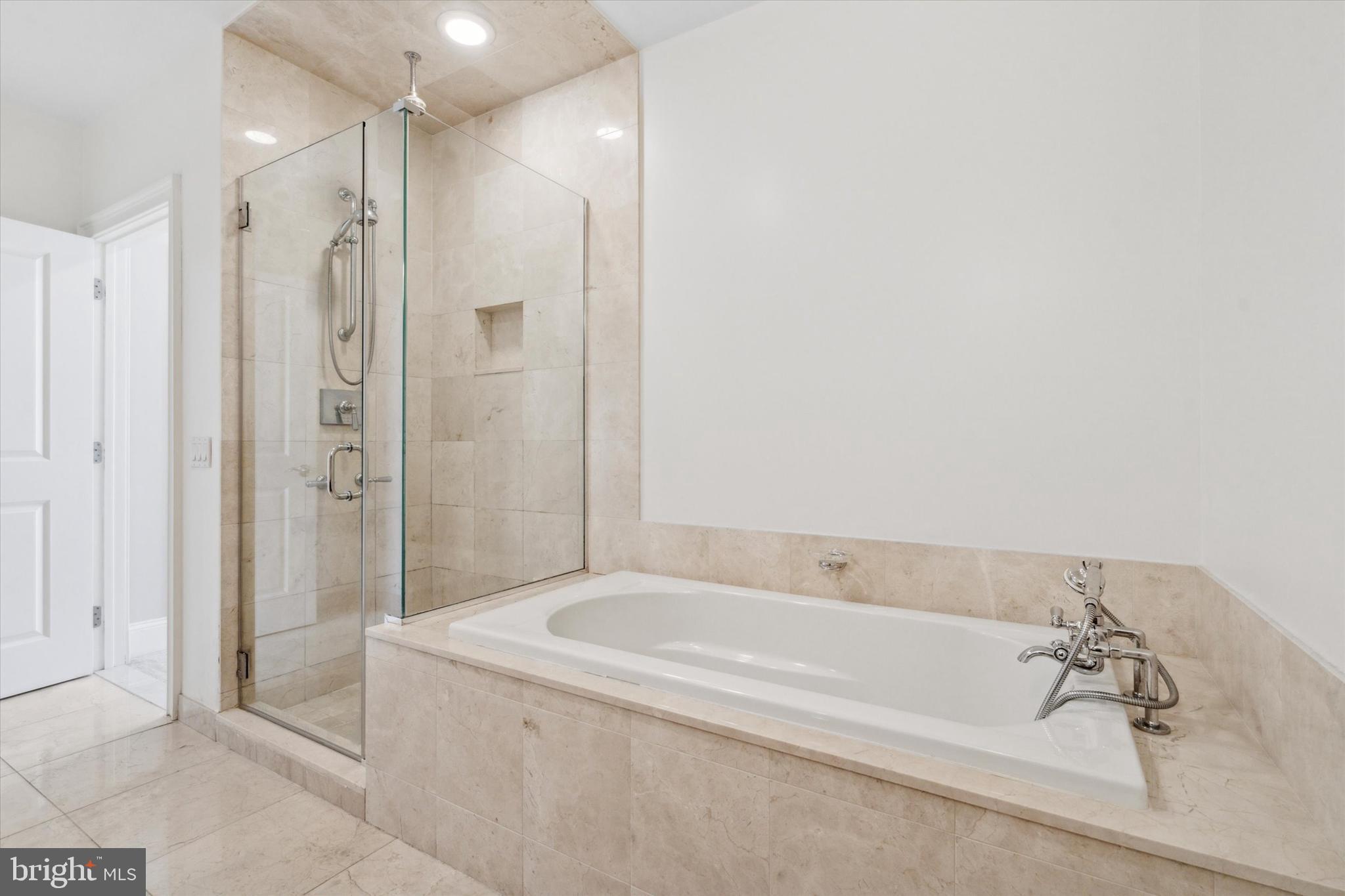 RITTENHOUSE SQUARE - Residential Lease